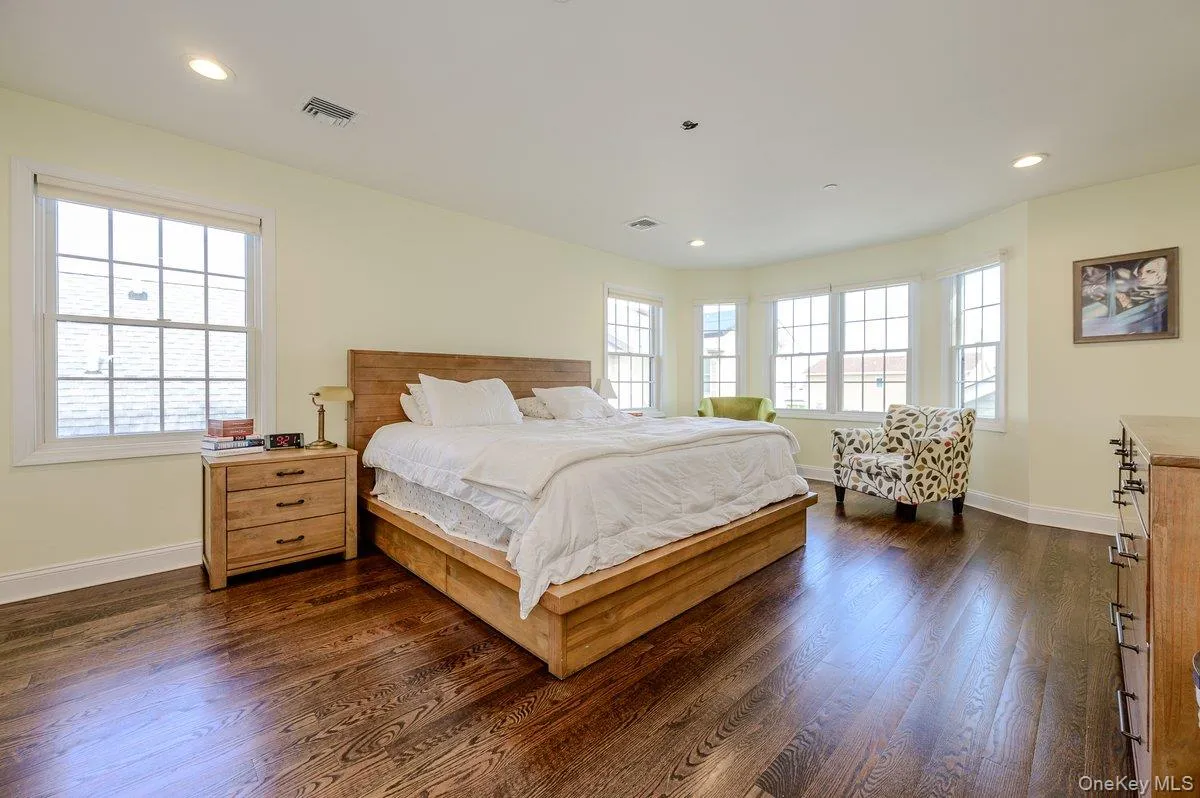 75 Curley Street, Long Beach, NY, 4 Bedrooms Bedrooms, 10 Rooms Rooms,3 BathroomsBathrooms,Residential,For Rent,Curley,0,1004336 75 Curley Street, Long Beach, NY, 4 Bedrooms Bedrooms, 10 Rooms Rooms,3 BathroomsBathrooms,Residential,For Rent,Curley,0,1004336