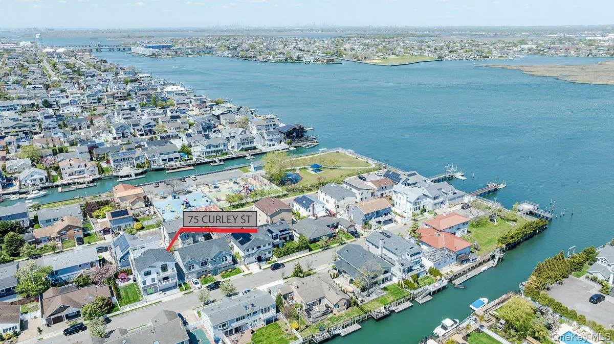 75 Curley Street, Long Beach, NY, 4 Bedrooms Bedrooms, 10 Rooms Rooms,3 BathroomsBathrooms,Residential,For Rent,Curley,0,1004336 75 Curley Street, Long Beach, NY, 4 Bedrooms Bedrooms, 10 Rooms Rooms,3 BathroomsBathrooms,Residential,For Rent,Curley,0,1004336