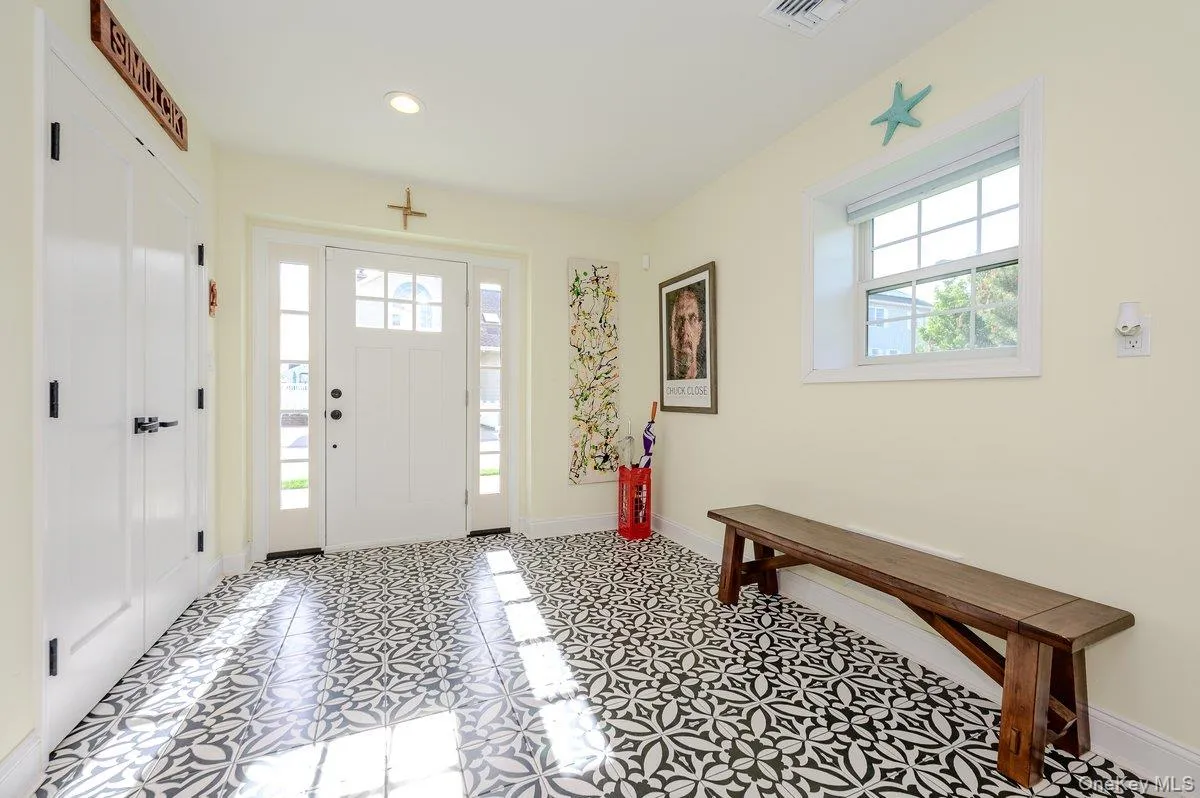 75 Curley Street, Long Beach, NY, 4 Bedrooms Bedrooms, 10 Rooms Rooms,3 BathroomsBathrooms,Residential,For Rent,Curley,0,1004336 75 Curley Street, Long Beach, NY, 4 Bedrooms Bedrooms, 10 Rooms Rooms,3 BathroomsBathrooms,Residential,For Rent,Curley,0,1004336