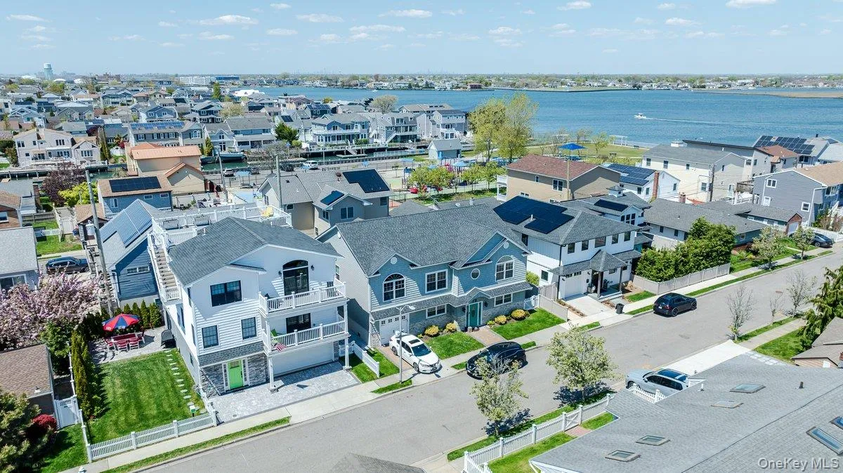 75 Curley Street, Long Beach, NY, 4 Bedrooms Bedrooms, 10 Rooms Rooms,3 BathroomsBathrooms,Residential,For Rent,Curley,0,1004336 75 Curley Street, Long Beach, NY, 4 Bedrooms Bedrooms, 10 Rooms Rooms,3 BathroomsBathrooms,Residential,For Rent,Curley,0,1004336