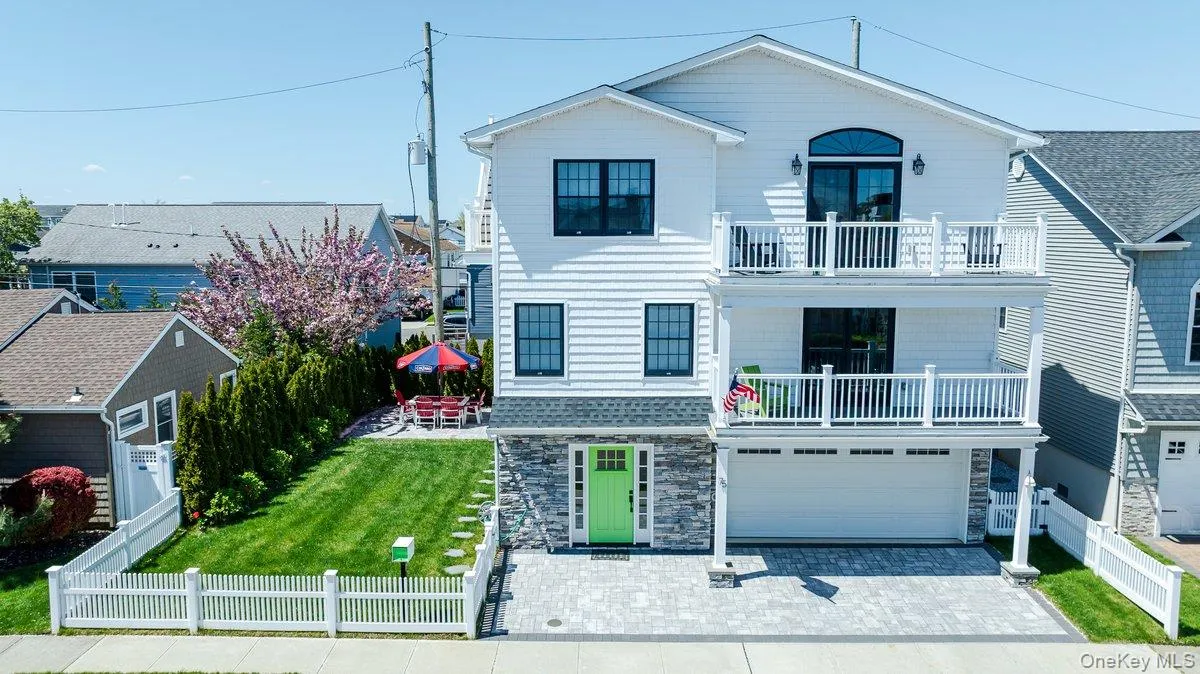 75 Curley Street, Long Beach, NY, 4 Bedrooms Bedrooms, 10 Rooms Rooms,3 BathroomsBathrooms,Residential,For Rent,Curley,0,1004336 75 Curley Street, Long Beach, NY, 4 Bedrooms Bedrooms, 10 Rooms Rooms,3 BathroomsBathrooms,Residential,For Rent,Curley,0,1004336