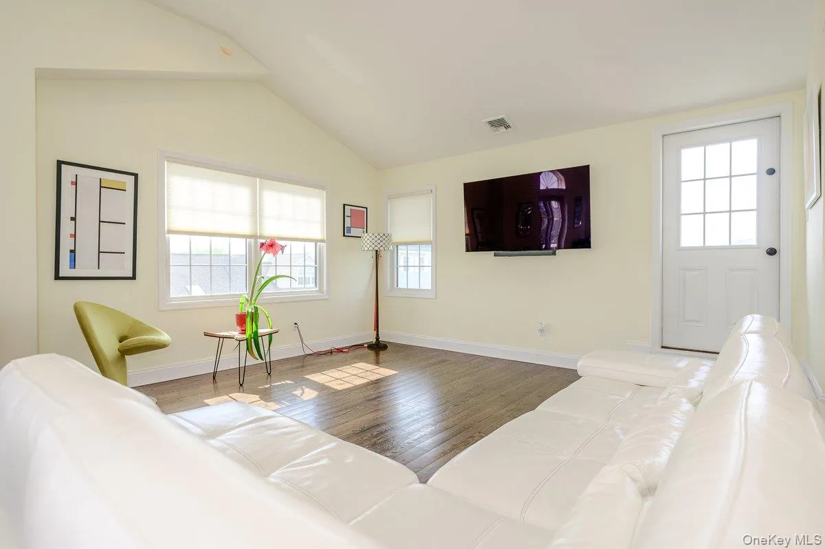 75 Curley Street, Long Beach, NY, 4 Bedrooms Bedrooms, 10 Rooms Rooms,3 BathroomsBathrooms,Residential,For Rent,Curley,0,1004336 75 Curley Street, Long Beach, NY, 4 Bedrooms Bedrooms, 10 Rooms Rooms,3 BathroomsBathrooms,Residential,For Rent,Curley,0,1004336