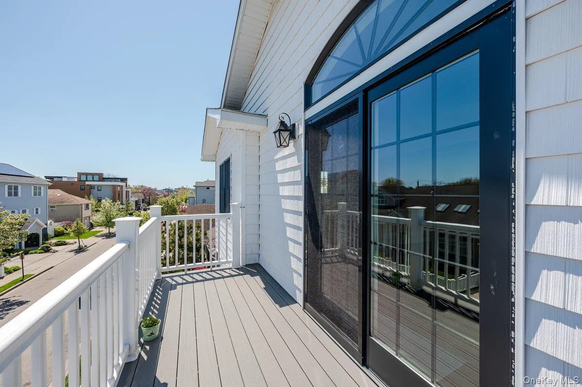 75 Curley Street, Long Beach, NY, 4 Bedrooms Bedrooms, 10 Rooms Rooms,3 BathroomsBathrooms,Residential,For Rent,Curley,0,1004336 75 Curley Street, Long Beach, NY, 4 Bedrooms Bedrooms, 10 Rooms Rooms,3 BathroomsBathrooms,Residential,For Rent,Curley,0,1004336