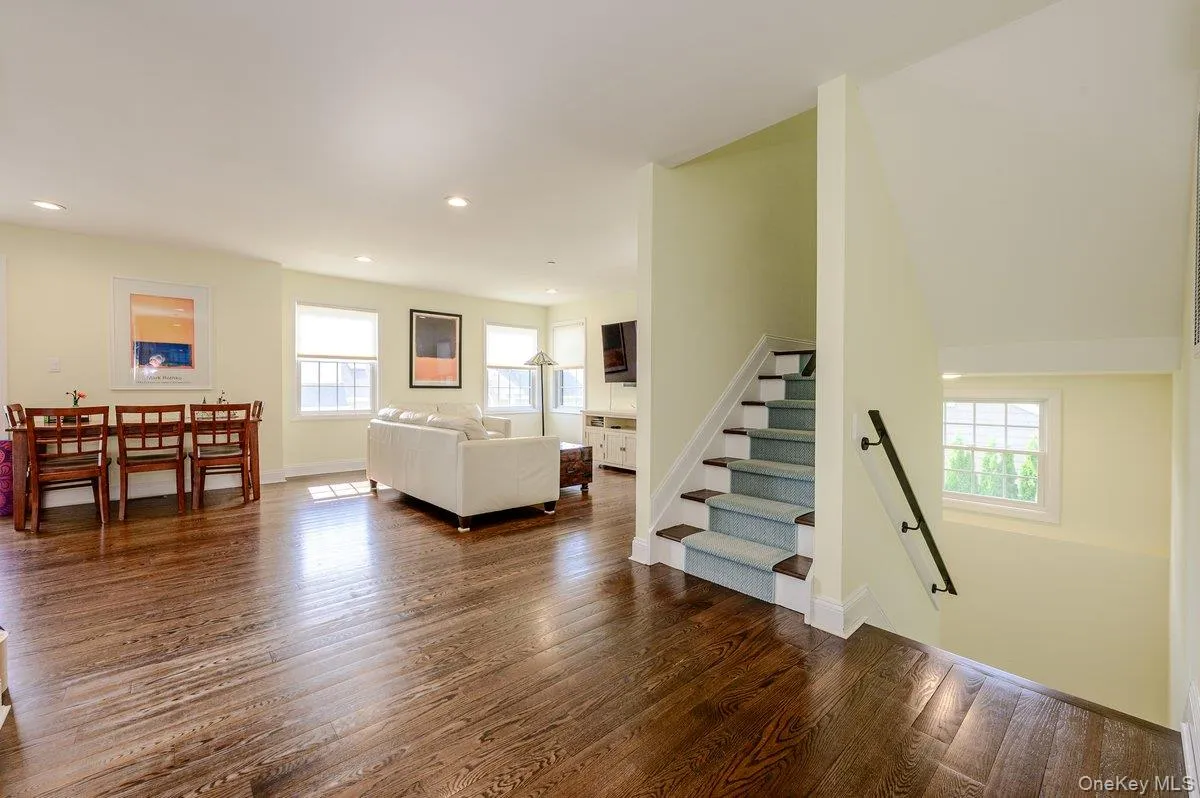 75 Curley Street, Long Beach, NY, 4 Bedrooms Bedrooms, 10 Rooms Rooms,3 BathroomsBathrooms,Residential,For Rent,Curley,0,1004336 75 Curley Street, Long Beach, NY, 4 Bedrooms Bedrooms, 10 Rooms Rooms,3 BathroomsBathrooms,Residential,For Rent,Curley,0,1004336