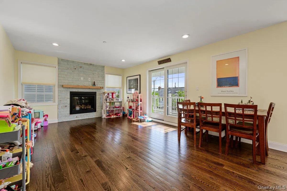 75 Curley Street, Long Beach, NY, 4 Bedrooms Bedrooms, 10 Rooms Rooms,3 BathroomsBathrooms,Residential,For Rent,Curley,0,1004336 75 Curley Street, Long Beach, NY, 4 Bedrooms Bedrooms, 10 Rooms Rooms,3 BathroomsBathrooms,Residential,For Rent,Curley,0,1004336