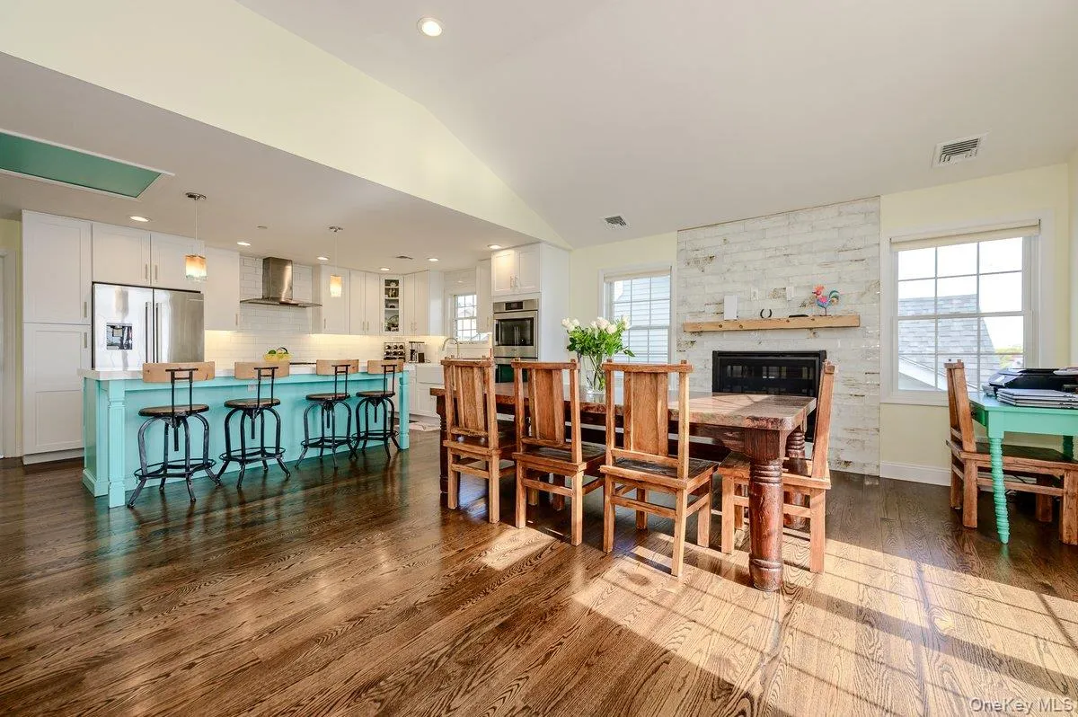 75 Curley Street, Long Beach, NY, 4 Bedrooms Bedrooms, 10 Rooms Rooms,3 BathroomsBathrooms,Residential,For Rent,Curley,0,1004336 75 Curley Street, Long Beach, NY, 4 Bedrooms Bedrooms, 10 Rooms Rooms,3 BathroomsBathrooms,Residential,For Rent,Curley,0,1004336