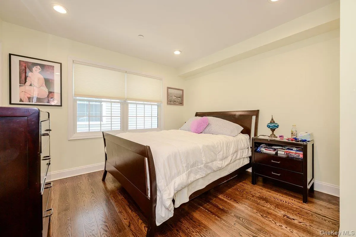 75 Curley Street, Long Beach, NY, 4 Bedrooms Bedrooms, 10 Rooms Rooms,3 BathroomsBathrooms,Residential,For Rent,Curley,0,1004336 75 Curley Street, Long Beach, NY, 4 Bedrooms Bedrooms, 10 Rooms Rooms,3 BathroomsBathrooms,Residential,For Rent,Curley,0,1004336
