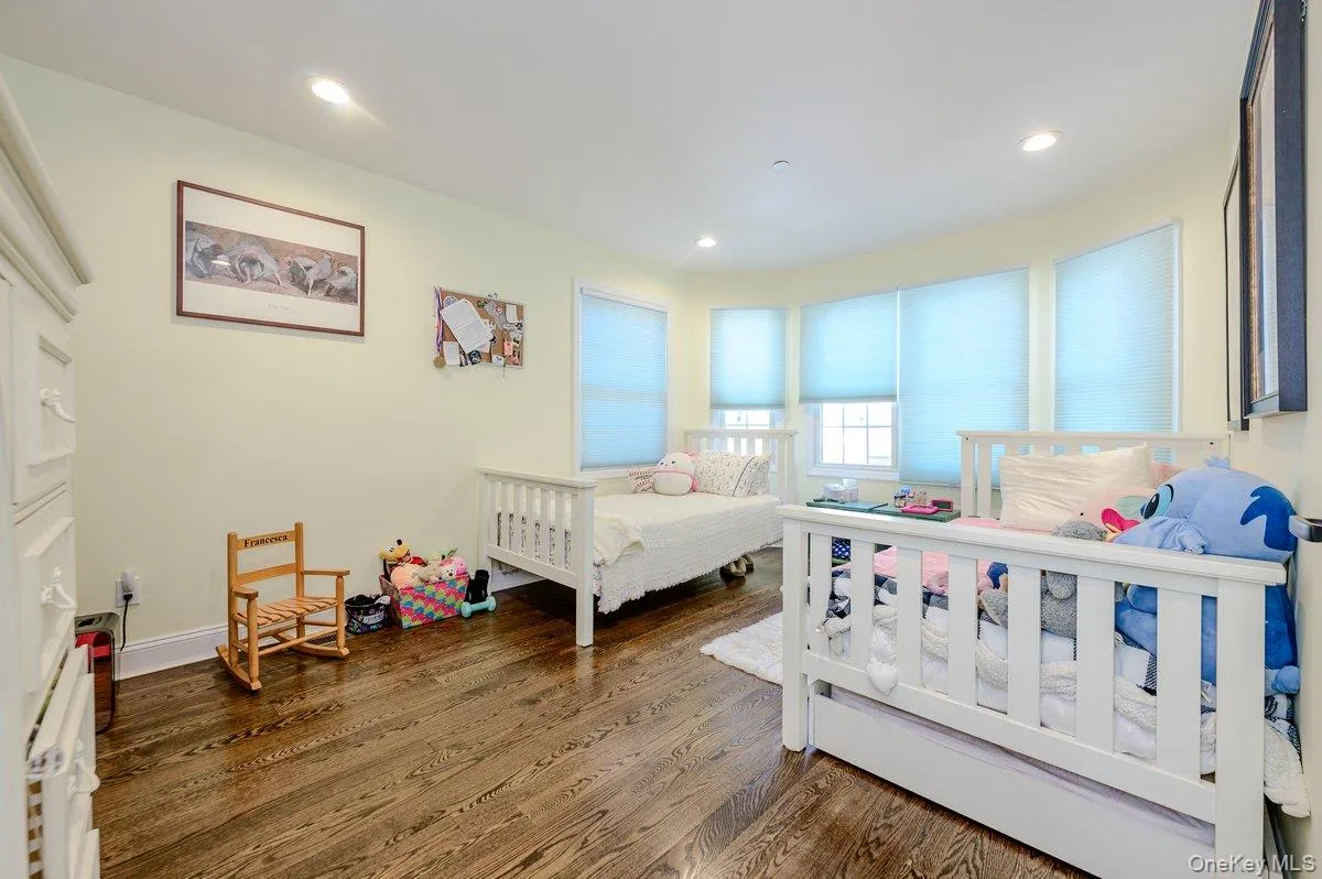 75 Curley Street, Long Beach, NY, 4 Bedrooms Bedrooms, 10 Rooms Rooms,3 BathroomsBathrooms,Residential,For Rent,Curley,0,1004336 75 Curley Street, Long Beach, NY, 4 Bedrooms Bedrooms, 10 Rooms Rooms,3 BathroomsBathrooms,Residential,For Rent,Curley,0,1004336
