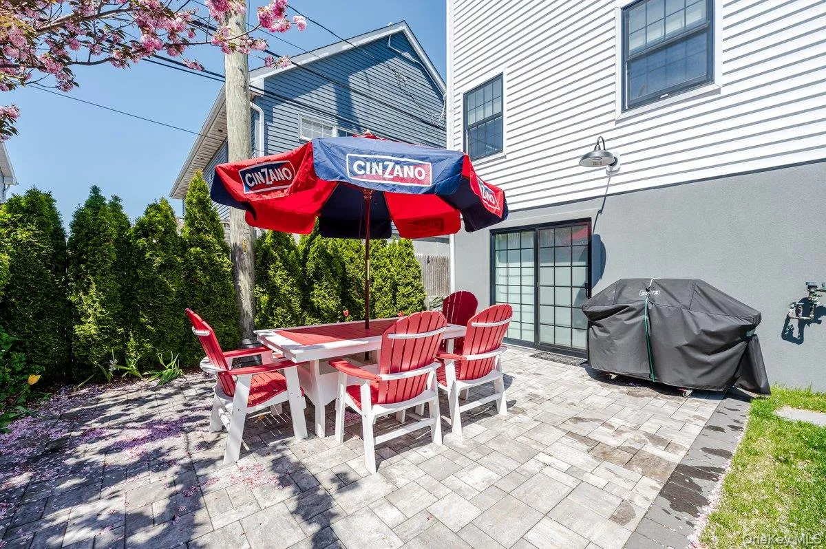 75 Curley Street, Long Beach, NY, 4 Bedrooms Bedrooms, 10 Rooms Rooms,3 BathroomsBathrooms,Residential,For Rent,Curley,0,1004336 75 Curley Street, Long Beach, NY, 4 Bedrooms Bedrooms, 10 Rooms Rooms,3 BathroomsBathrooms,Residential,For Rent,Curley,0,1004336