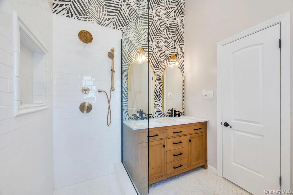 357 Wynsum Avenue, Hempstead, NY, 3 Bedrooms Bedrooms, 12 Rooms Rooms,3 BathroomsBathrooms,Residential,For Rent,Wynsum,0,1004339 357 Wynsum Avenue, Hempstead, NY, 3 Bedrooms Bedrooms, 12 Rooms Rooms,3 BathroomsBathrooms,Residential,For Rent,Wynsum,0,1004339