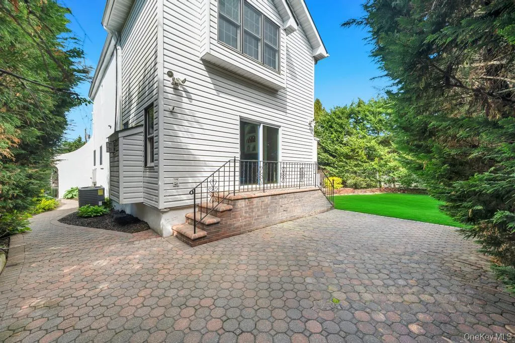 357 Wynsum Avenue, Hempstead, NY, 3 Bedrooms Bedrooms, 12 Rooms Rooms,3 BathroomsBathrooms,Residential,For Rent,Wynsum,0,1004339 357 Wynsum Avenue, Hempstead, NY, 3 Bedrooms Bedrooms, 12 Rooms Rooms,3 BathroomsBathrooms,Residential,For Rent,Wynsum,0,1004339
