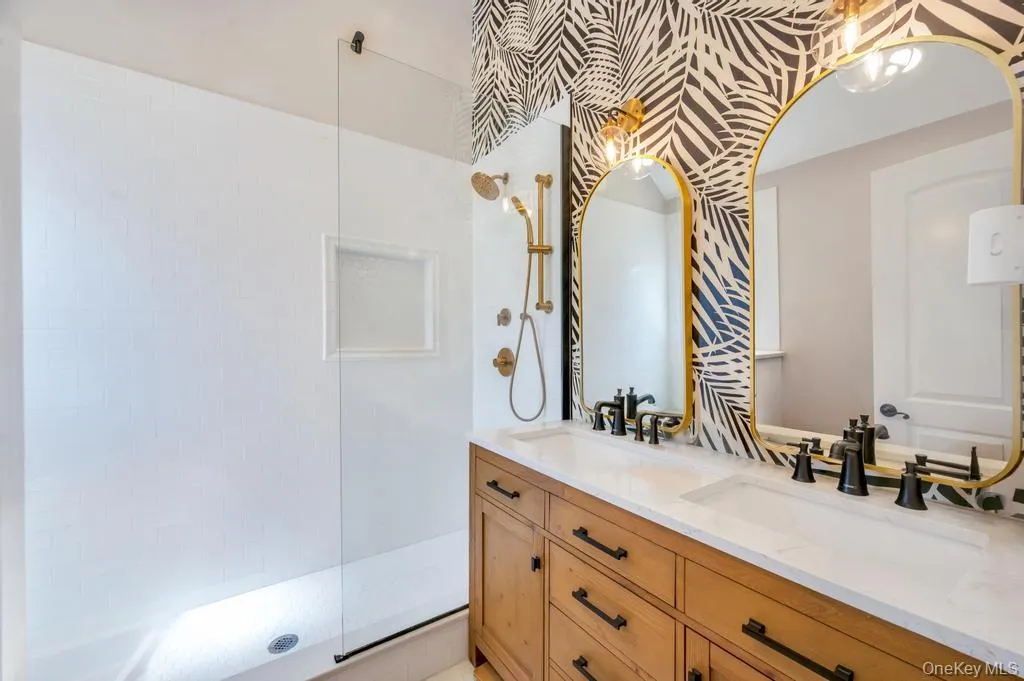 357 Wynsum Avenue, Hempstead, NY, 3 Bedrooms Bedrooms, 12 Rooms Rooms,3 BathroomsBathrooms,Residential,For Rent,Wynsum,0,1004339 357 Wynsum Avenue, Hempstead, NY, 3 Bedrooms Bedrooms, 12 Rooms Rooms,3 BathroomsBathrooms,Residential,For Rent,Wynsum,0,1004339