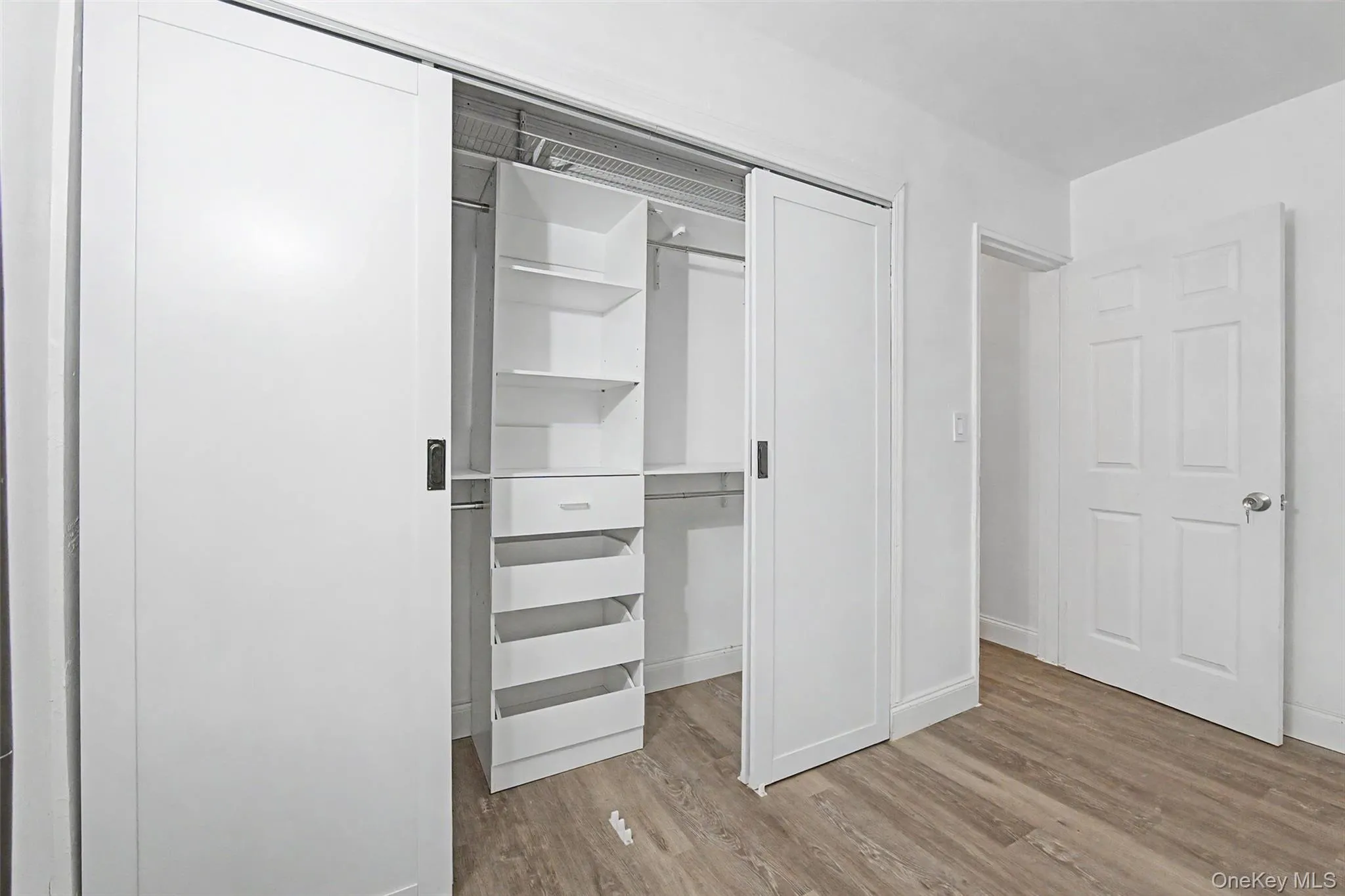 2661-63 Marion Avenue, New York, NY, 1 Bedroom Bedrooms, 4 Rooms Rooms,1 BathroomBathrooms,Residential,For Rent,Marion,0,1004340 2661-63 Marion Avenue, New York, NY, 1 Bedroom Bedrooms, 4 Rooms Rooms,1 BathroomBathrooms,Residential,For Rent,Marion,0,1004340