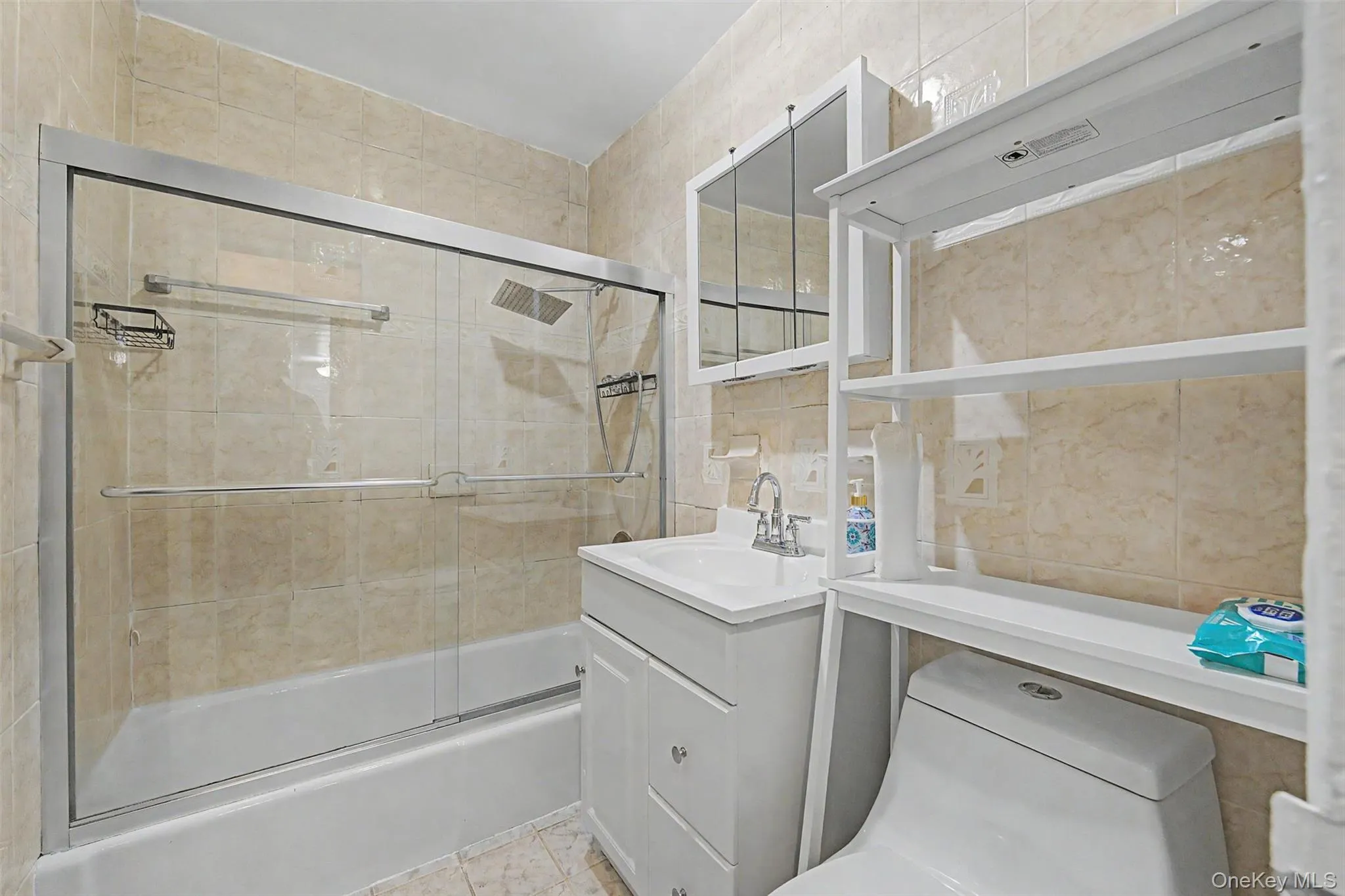 2661-63 Marion Avenue, New York, NY, 1 Bedroom Bedrooms, 4 Rooms Rooms,1 BathroomBathrooms,Residential,For Rent,Marion,0,1004340 2661-63 Marion Avenue, New York, NY, 1 Bedroom Bedrooms, 4 Rooms Rooms,1 BathroomBathrooms,Residential,For Rent,Marion,0,1004340