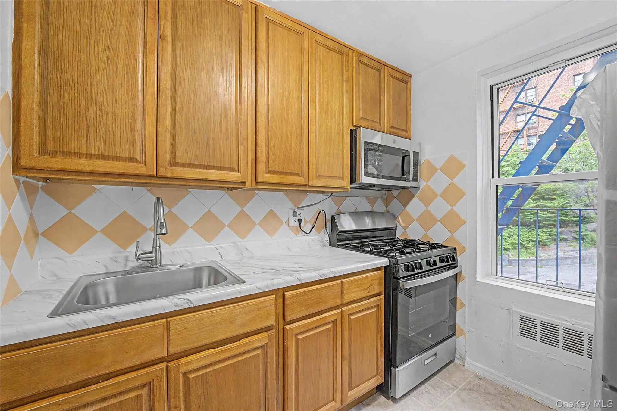 2661-63 Marion Avenue, New York, NY, 1 Bedroom Bedrooms, 4 Rooms Rooms,1 BathroomBathrooms,Residential,For Rent,Marion,0,1004340 2661-63 Marion Avenue, New York, NY, 1 Bedroom Bedrooms, 4 Rooms Rooms,1 BathroomBathrooms,Residential,For Rent,Marion,0,1004340