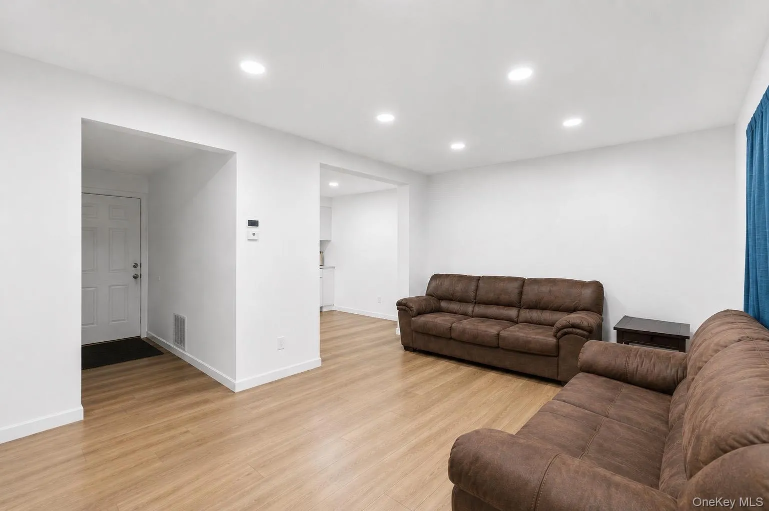 332 Crooked Hill Road, Islip, NY, 5 Bedrooms Bedrooms, 10 Rooms Rooms,2 BathroomsBathrooms,Residential,For Rent,Crooked Hill,0,1004343 332 Crooked Hill Road, Islip, NY, 5 Bedrooms Bedrooms, 10 Rooms Rooms,2 BathroomsBathrooms,Residential,For Rent,Crooked Hill,0,1004343