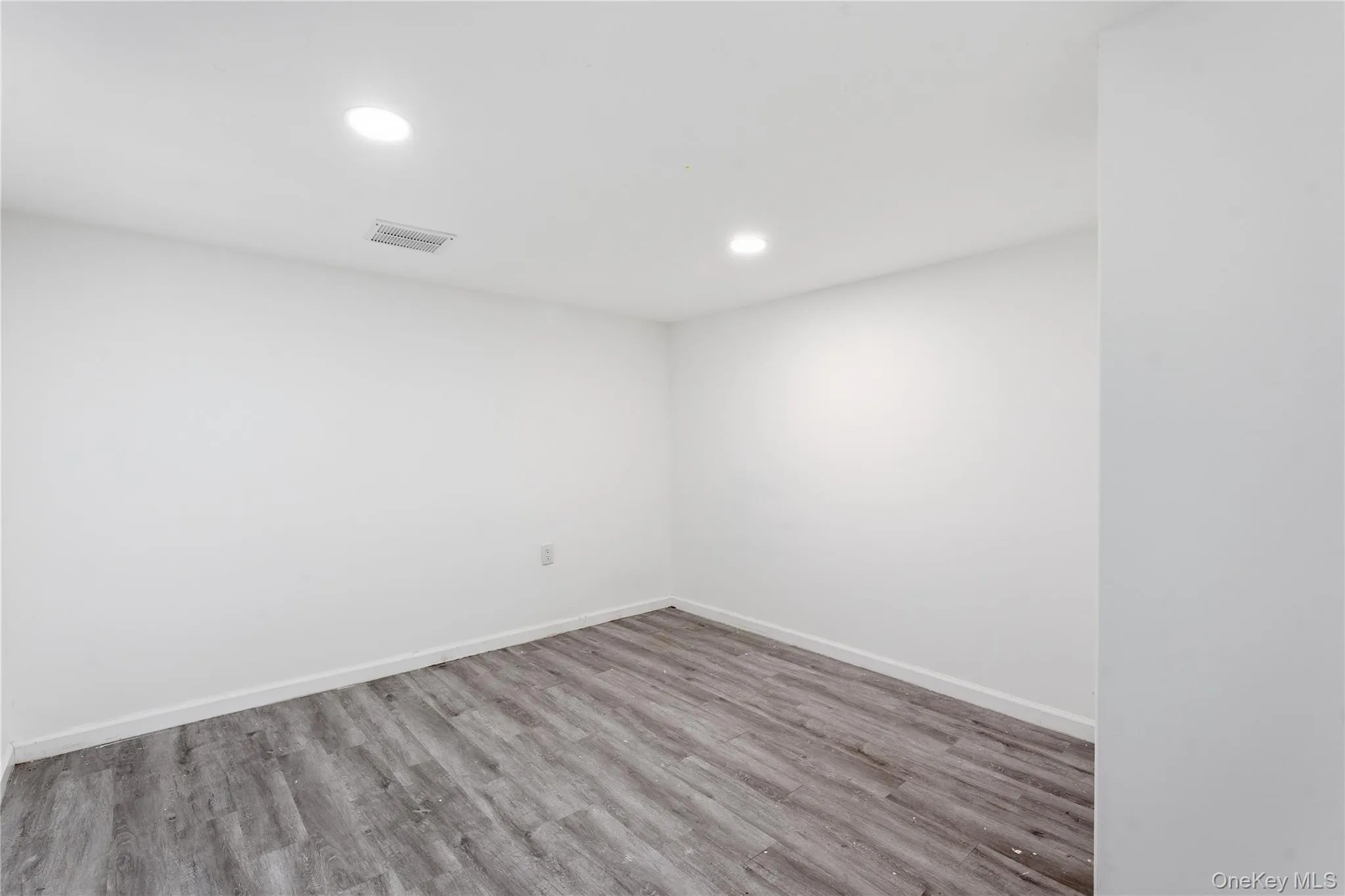 332 Crooked Hill Road, Islip, NY, 5 Bedrooms Bedrooms, 10 Rooms Rooms,2 BathroomsBathrooms,Residential,For Rent,Crooked Hill,0,1004343 332 Crooked Hill Road, Islip, NY, 5 Bedrooms Bedrooms, 10 Rooms Rooms,2 BathroomsBathrooms,Residential,For Rent,Crooked Hill,0,1004343