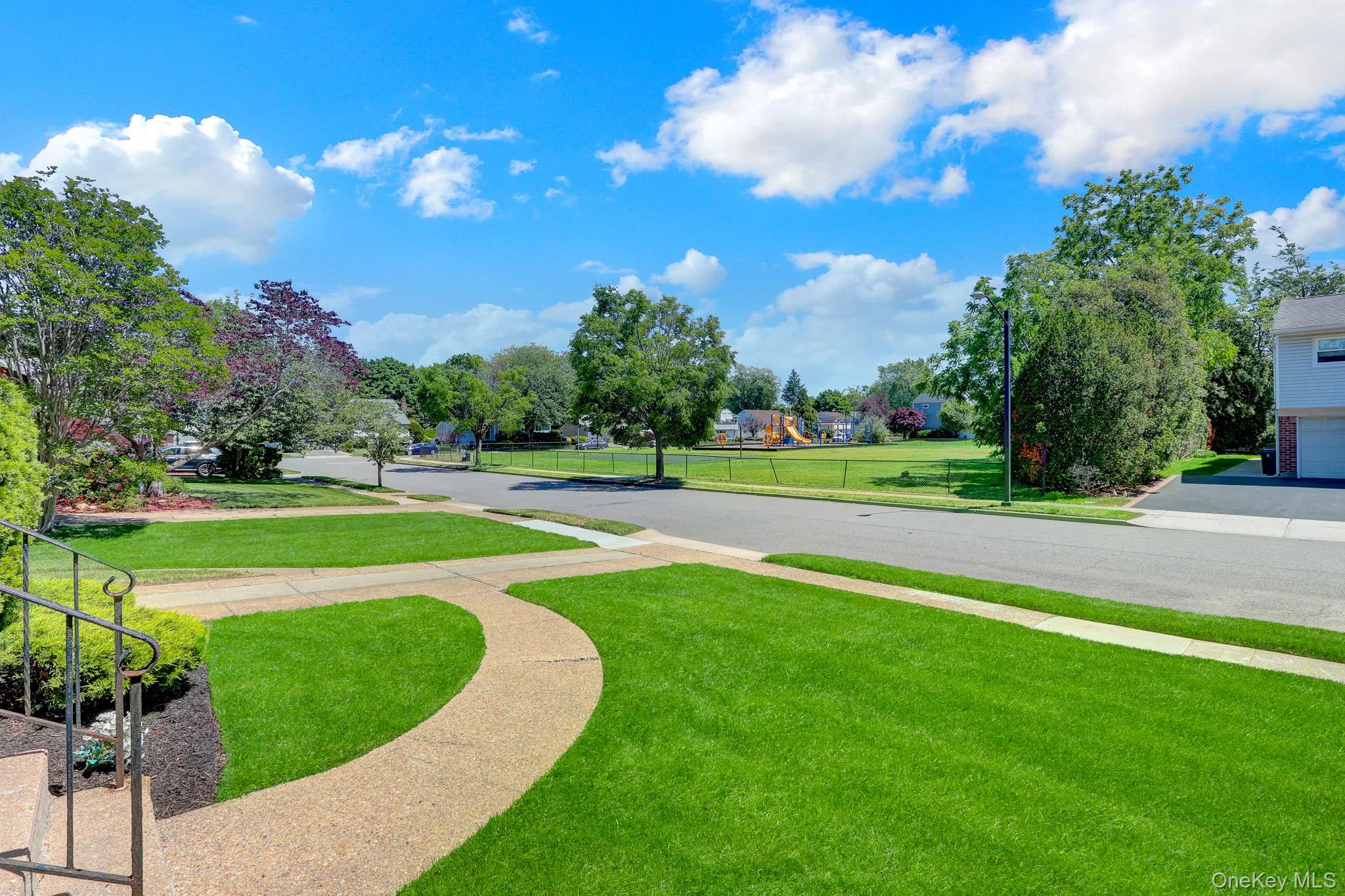 33 Brook Path, Oyster Bay, NY, 3 Bedrooms Bedrooms, 8 Rooms Rooms,1 BathroomBathrooms,Residential,For Rent,Brook,0,1004350 33 Brook Path, Oyster Bay, NY, 3 Bedrooms Bedrooms, 8 Rooms Rooms,1 BathroomBathrooms,Residential,For Rent,Brook,0,1004350