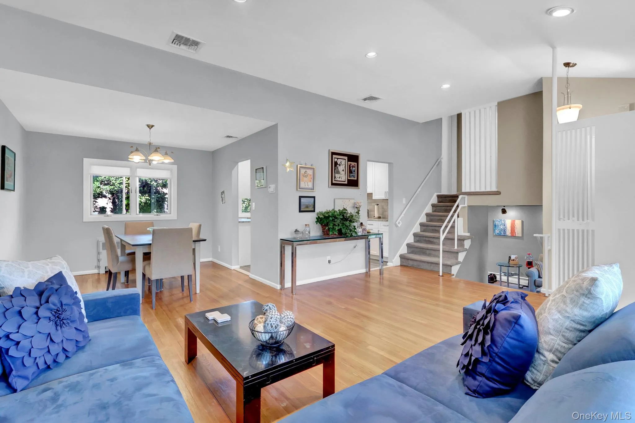33 Brook Path, Oyster Bay, NY, 3 Bedrooms Bedrooms, 8 Rooms Rooms,1 BathroomBathrooms,Residential,For Rent,Brook,0,1004350 33 Brook Path, Oyster Bay, NY, 3 Bedrooms Bedrooms, 8 Rooms Rooms,1 BathroomBathrooms,Residential,For Rent,Brook,0,1004350