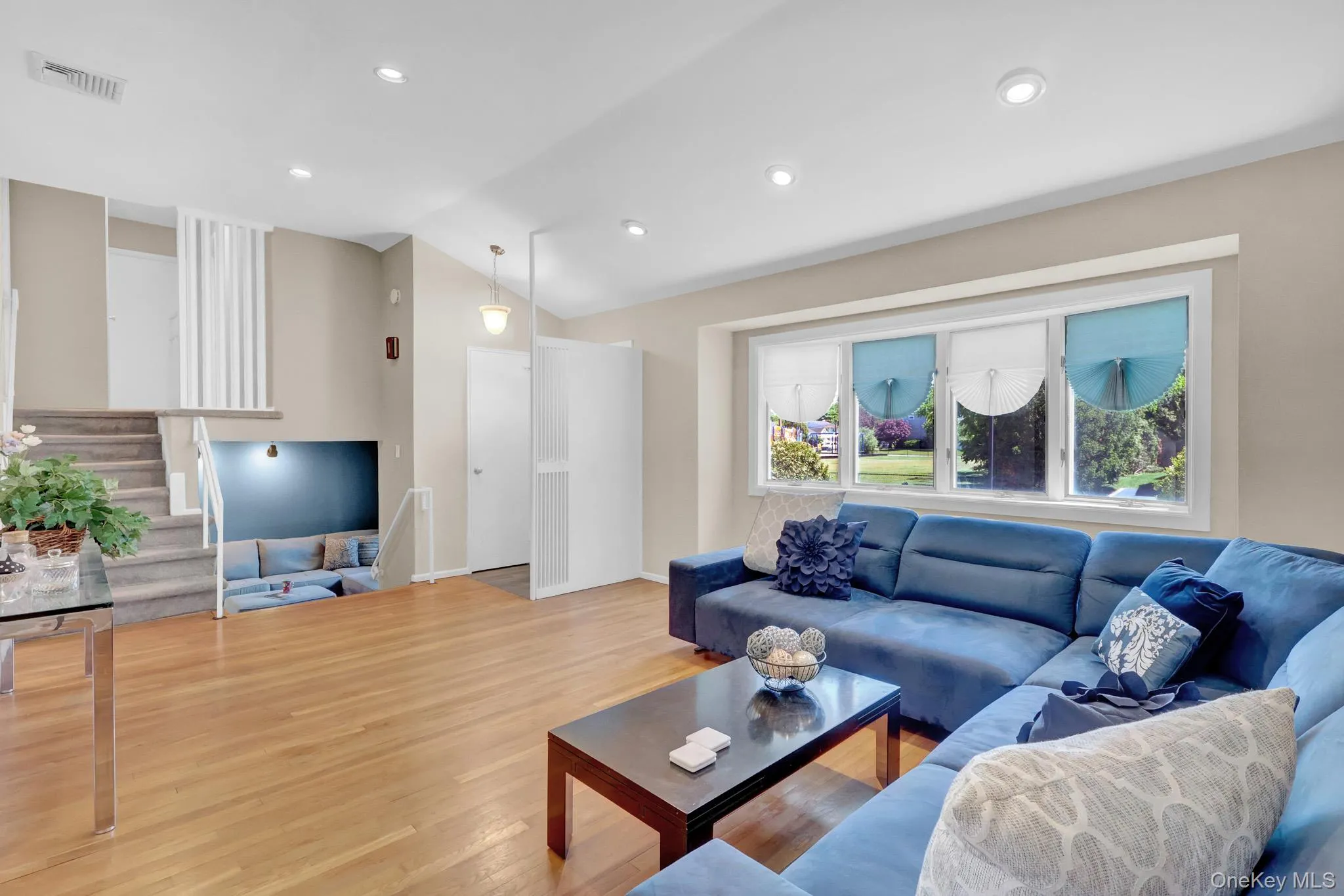 33 Brook Path, Oyster Bay, NY, 3 Bedrooms Bedrooms, 8 Rooms Rooms,1 BathroomBathrooms,Residential,For Rent,Brook,0,1004350 33 Brook Path, Oyster Bay, NY, 3 Bedrooms Bedrooms, 8 Rooms Rooms,1 BathroomBathrooms,Residential,For Rent,Brook,0,1004350