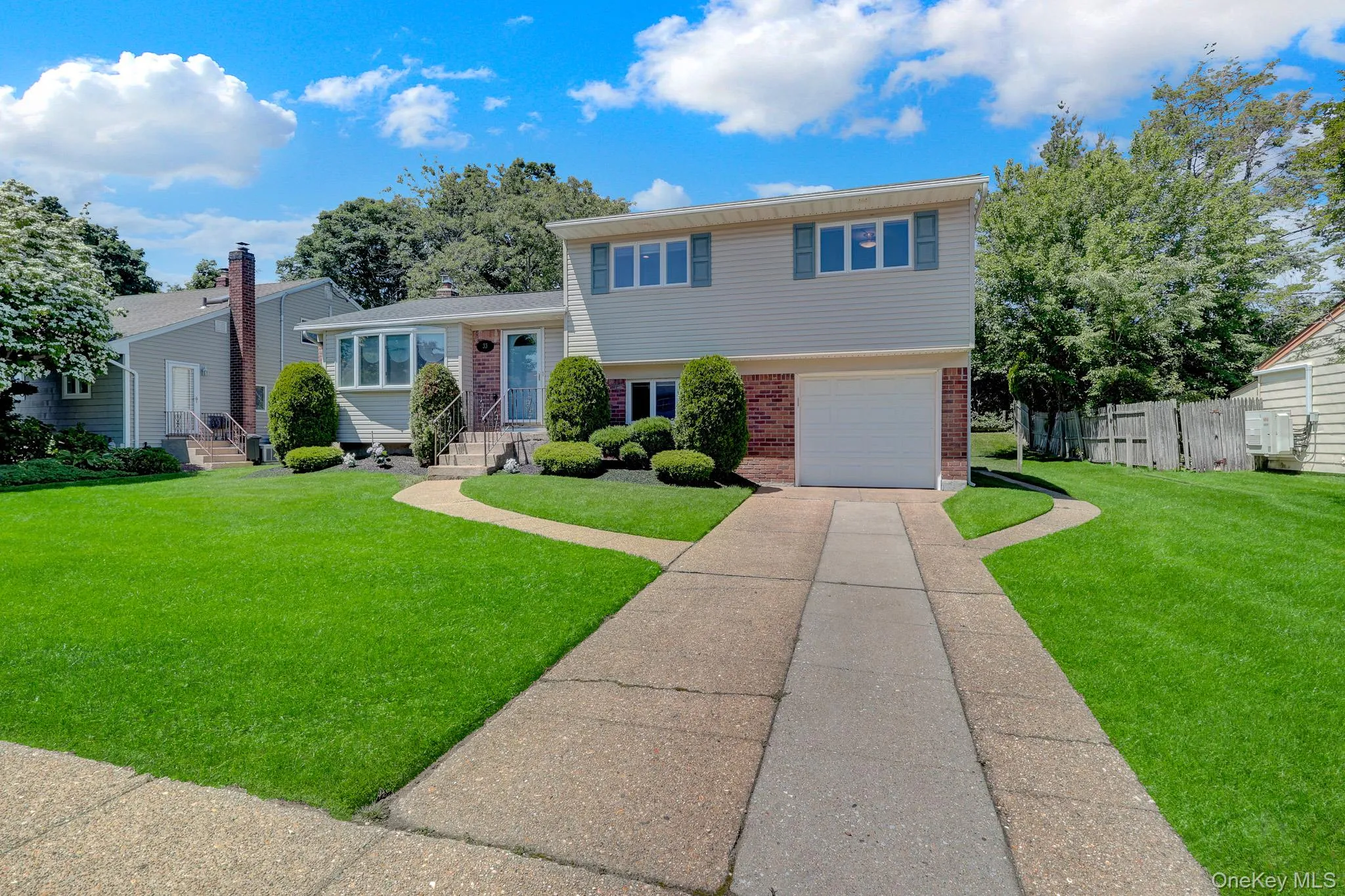 33 Brook Path, Oyster Bay, NY, 3 Bedrooms Bedrooms, 8 Rooms Rooms,1 BathroomBathrooms,Residential,For Rent,Brook,0,1004350 33 Brook Path, Oyster Bay, NY, 3 Bedrooms Bedrooms, 8 Rooms Rooms,1 BathroomBathrooms,Residential,For Rent,Brook,0,1004350