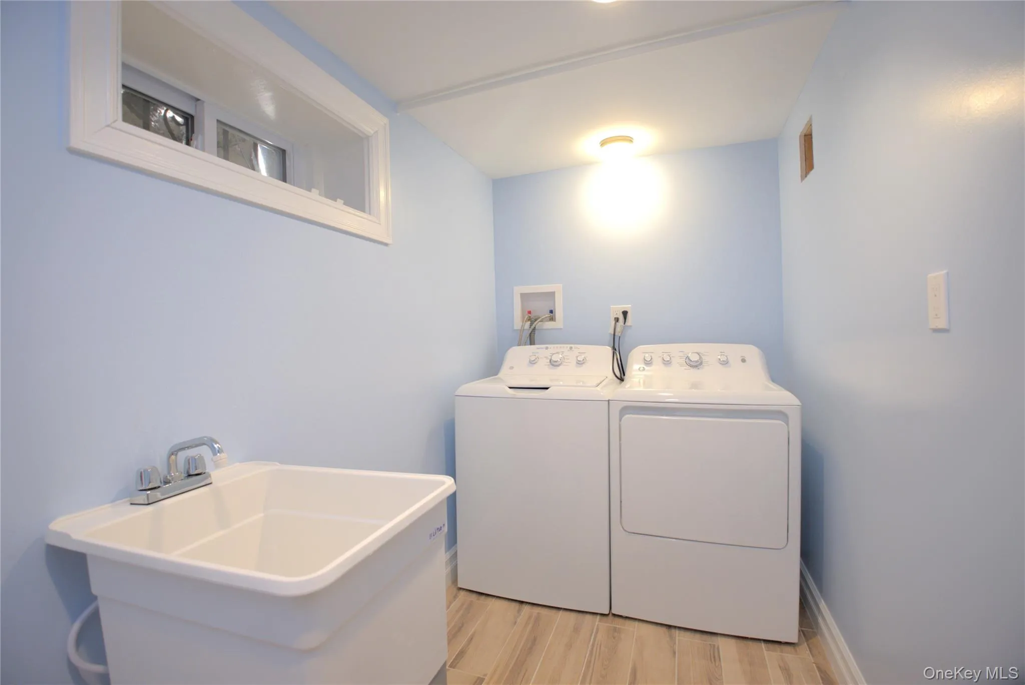6956 Exeter Street, New York, NY, 4 Bedrooms Bedrooms, 12 Rooms Rooms,4 BathroomsBathrooms,Residential Lease,For Rent,Exeter,0,1004354 6956 Exeter Street, New York, NY, 4 Bedrooms Bedrooms, 12 Rooms Rooms,4 BathroomsBathrooms,Residential Lease,For Rent,Exeter,0,1004354