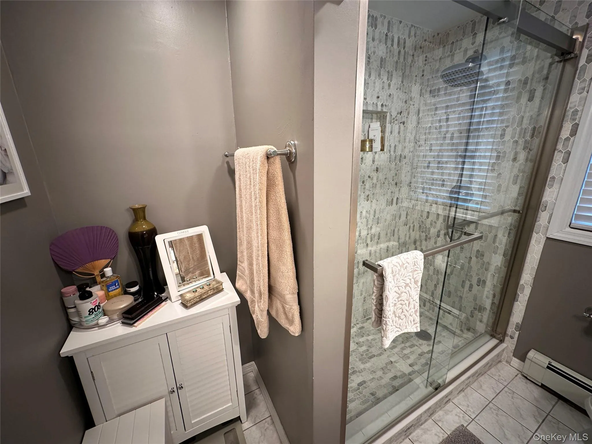 568 Irving Street, North Hempstead, NY, 3 Bedrooms Bedrooms, 9 Rooms Rooms,2 BathroomsBathrooms,Residential,For Rent,Irving,0,1004362 568 Irving Street, North Hempstead, NY, 3 Bedrooms Bedrooms, 9 Rooms Rooms,2 BathroomsBathrooms,Residential,For Rent,Irving,0,1004362