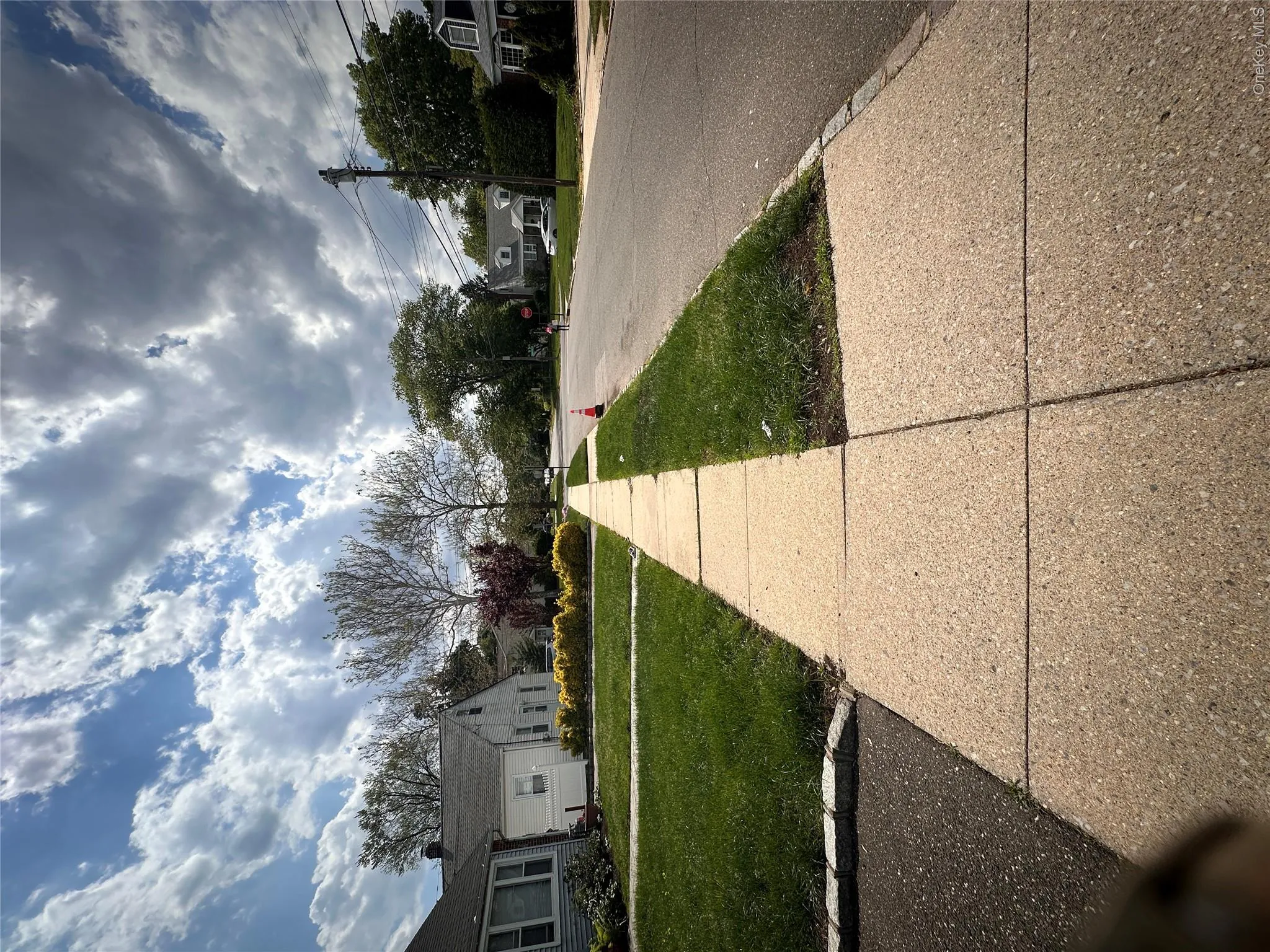 568 Irving Street, North Hempstead, NY, 3 Bedrooms Bedrooms, 9 Rooms Rooms,2 BathroomsBathrooms,Residential,For Rent,Irving,0,1004362 568 Irving Street, North Hempstead, NY, 3 Bedrooms Bedrooms, 9 Rooms Rooms,2 BathroomsBathrooms,Residential,For Rent,Irving,0,1004362