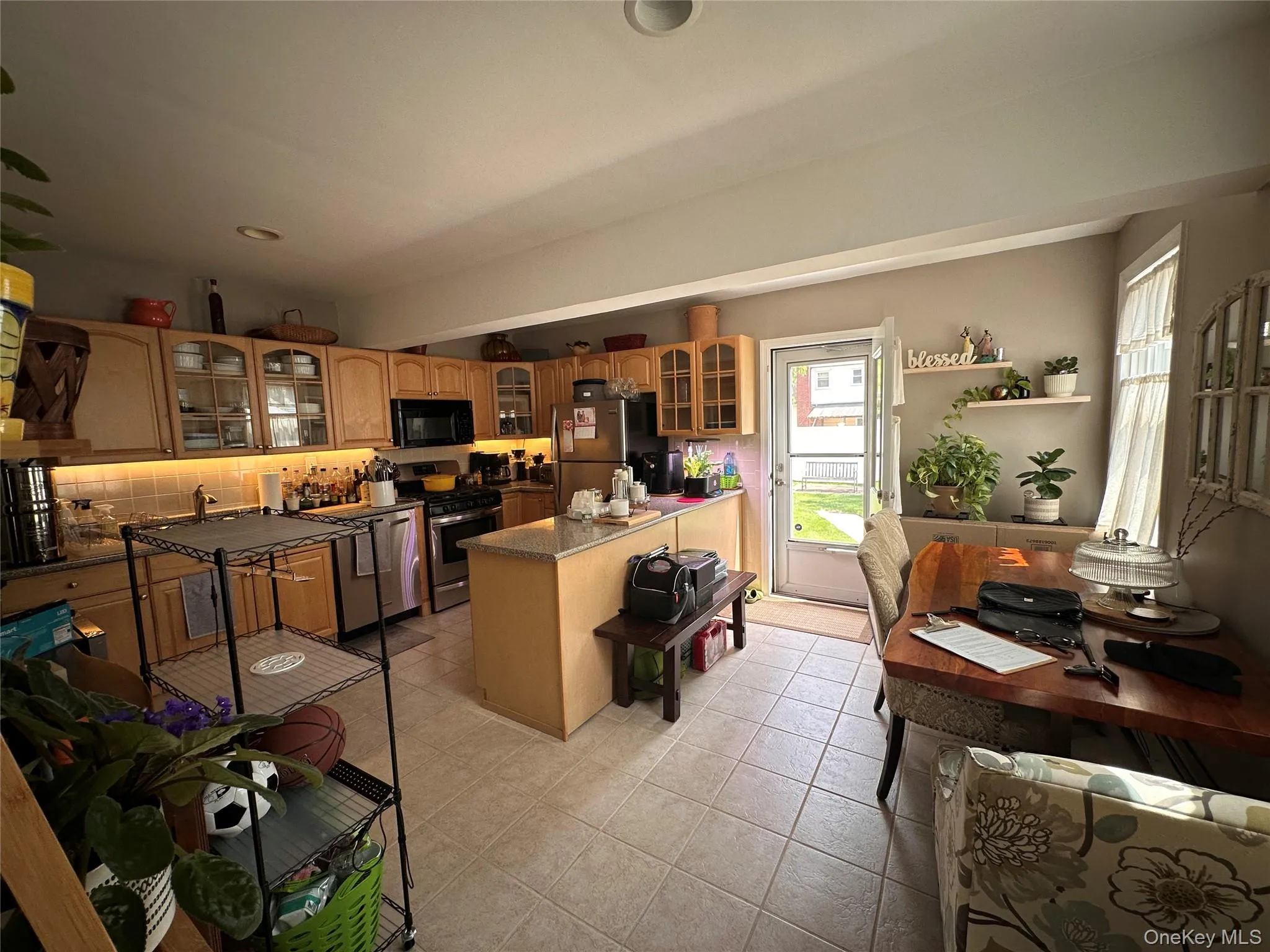 568 Irving Street, North Hempstead, NY, 3 Bedrooms Bedrooms, 9 Rooms Rooms,2 BathroomsBathrooms,Residential,For Rent,Irving,0,1004362 568 Irving Street, North Hempstead, NY, 3 Bedrooms Bedrooms, 9 Rooms Rooms,2 BathroomsBathrooms,Residential,For Rent,Irving,0,1004362