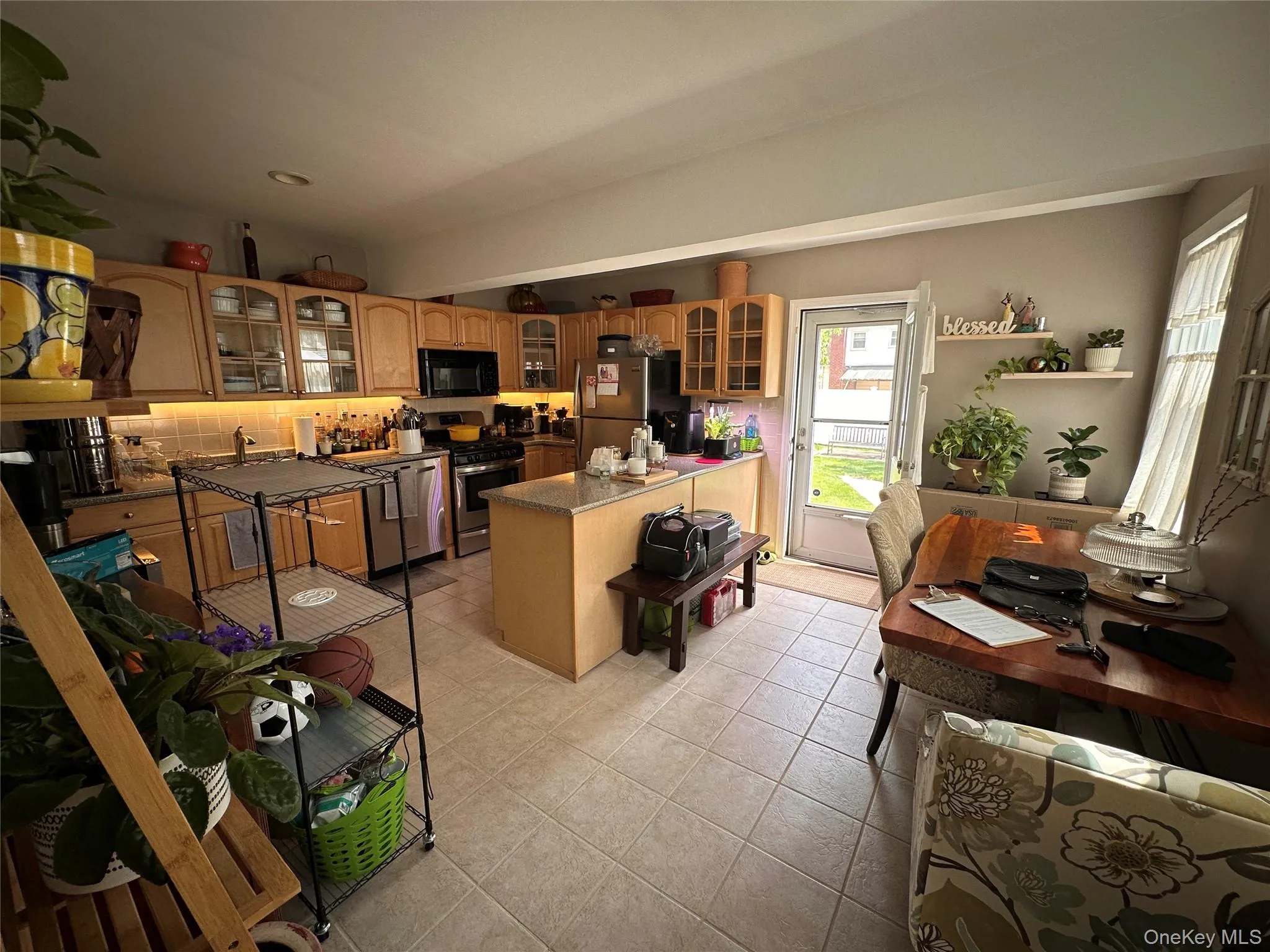 568 Irving Street, North Hempstead, NY, 3 Bedrooms Bedrooms, 9 Rooms Rooms,2 BathroomsBathrooms,Residential,For Rent,Irving,0,1004362 568 Irving Street, North Hempstead, NY, 3 Bedrooms Bedrooms, 9 Rooms Rooms,2 BathroomsBathrooms,Residential,For Rent,Irving,0,1004362