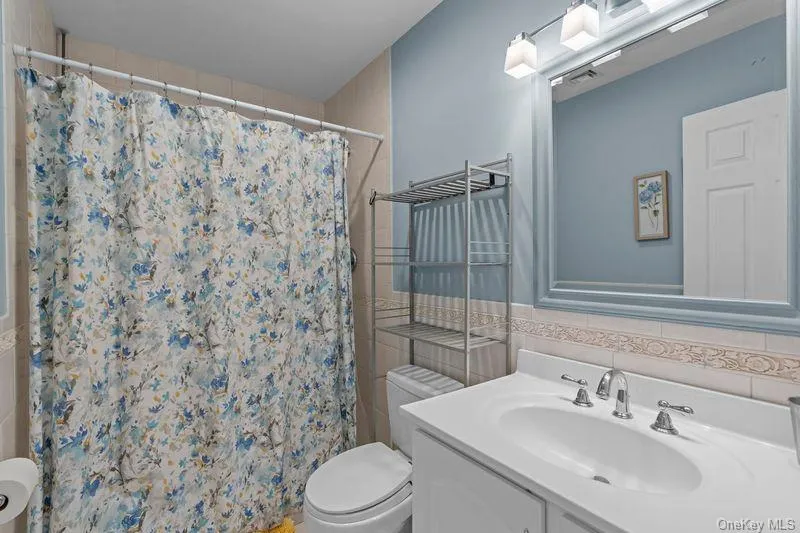 Second floor full bath. Second floor full bath.