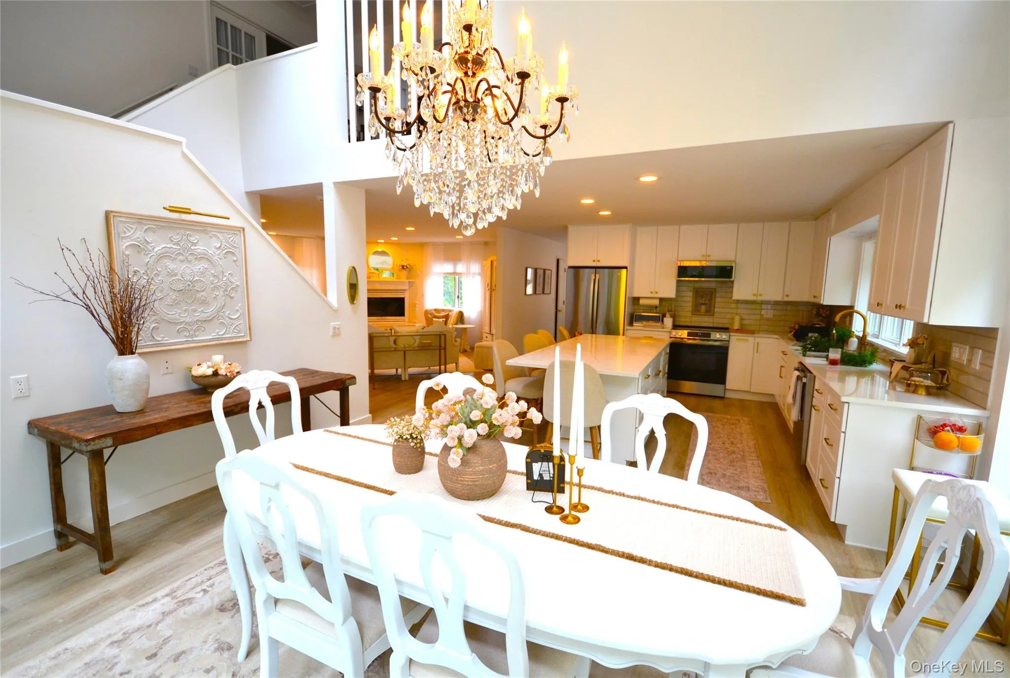 Open floor plan. Open floor plan.