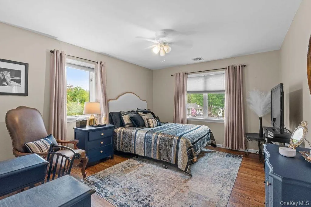 Second floor bedroom 4 with hardwood. Second floor bedroom 4 with hardwood.