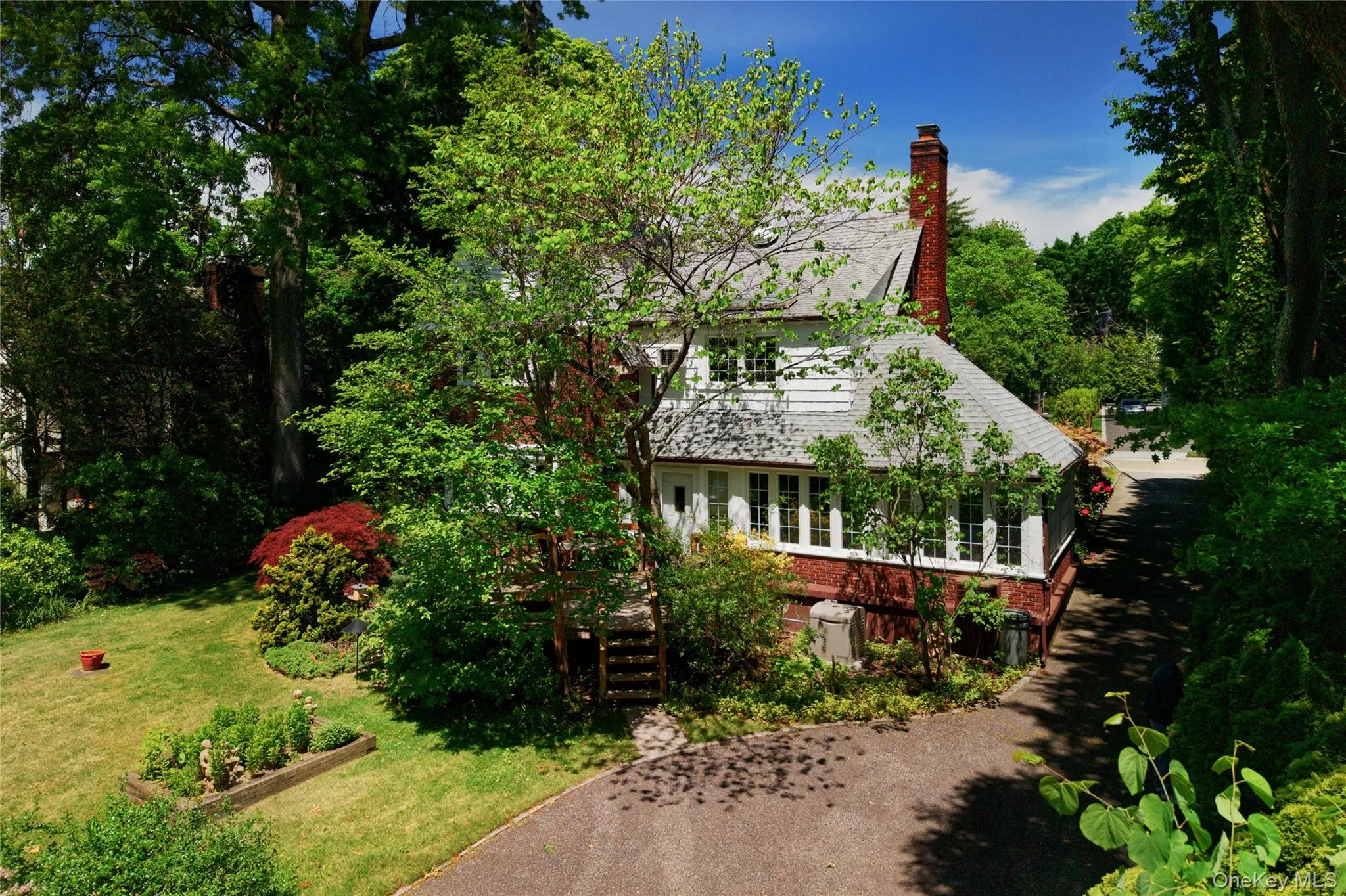 10 Crescent Road, North Hempstead, NY, 4 Bedrooms Bedrooms, 8 Rooms Rooms,2 BathroomsBathrooms,Residential,For Rent,Crescent,0,1004366 10 Crescent Road, North Hempstead, NY, 4 Bedrooms Bedrooms, 8 Rooms Rooms,2 BathroomsBathrooms,Residential,For Rent,Crescent,0,1004366