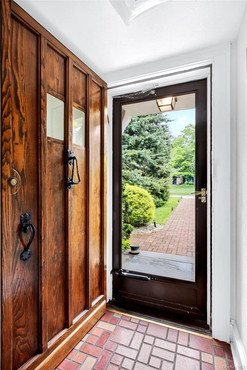 10 Crescent Road, North Hempstead, NY, 4 Bedrooms Bedrooms, 8 Rooms Rooms,2 BathroomsBathrooms,Residential,For Rent,Crescent,0,1004366 10 Crescent Road, North Hempstead, NY, 4 Bedrooms Bedrooms, 8 Rooms Rooms,2 BathroomsBathrooms,Residential,For Rent,Crescent,0,1004366