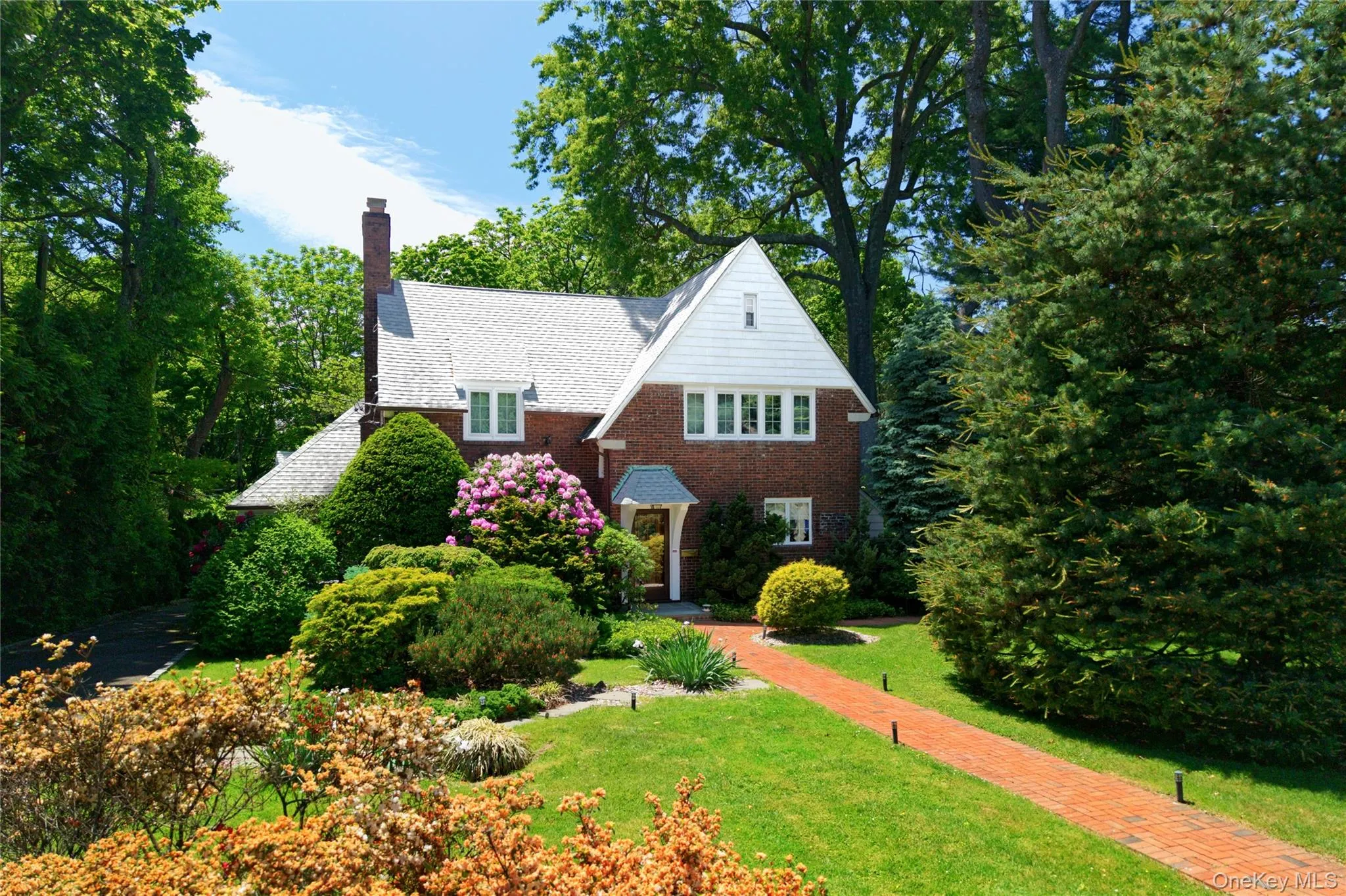 10 Crescent Road, North Hempstead, NY, 4 Bedrooms Bedrooms, 8 Rooms Rooms,2 BathroomsBathrooms,Residential,For Rent,Crescent,0,1004366 10 Crescent Road, North Hempstead, NY, 4 Bedrooms Bedrooms, 8 Rooms Rooms,2 BathroomsBathrooms,Residential,For Rent,Crescent,0,1004366