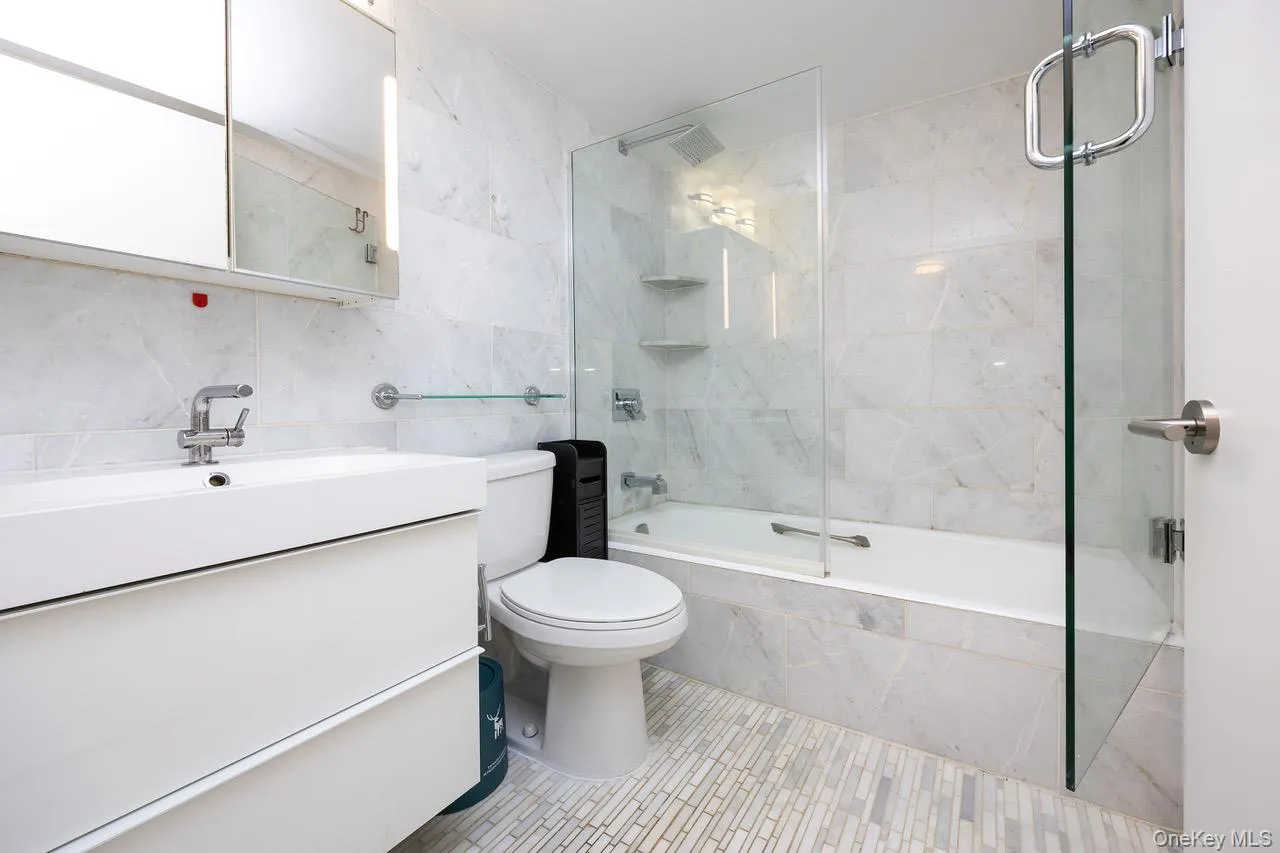 200 Rector Place, New York, NY, 2 Bedrooms Bedrooms, 6 Rooms Rooms,2 BathroomsBathrooms,Residential,For Rent,Rector,0,1004368 200 Rector Place, New York, NY, 2 Bedrooms Bedrooms, 6 Rooms Rooms,2 BathroomsBathrooms,Residential,For Rent,Rector,0,1004368