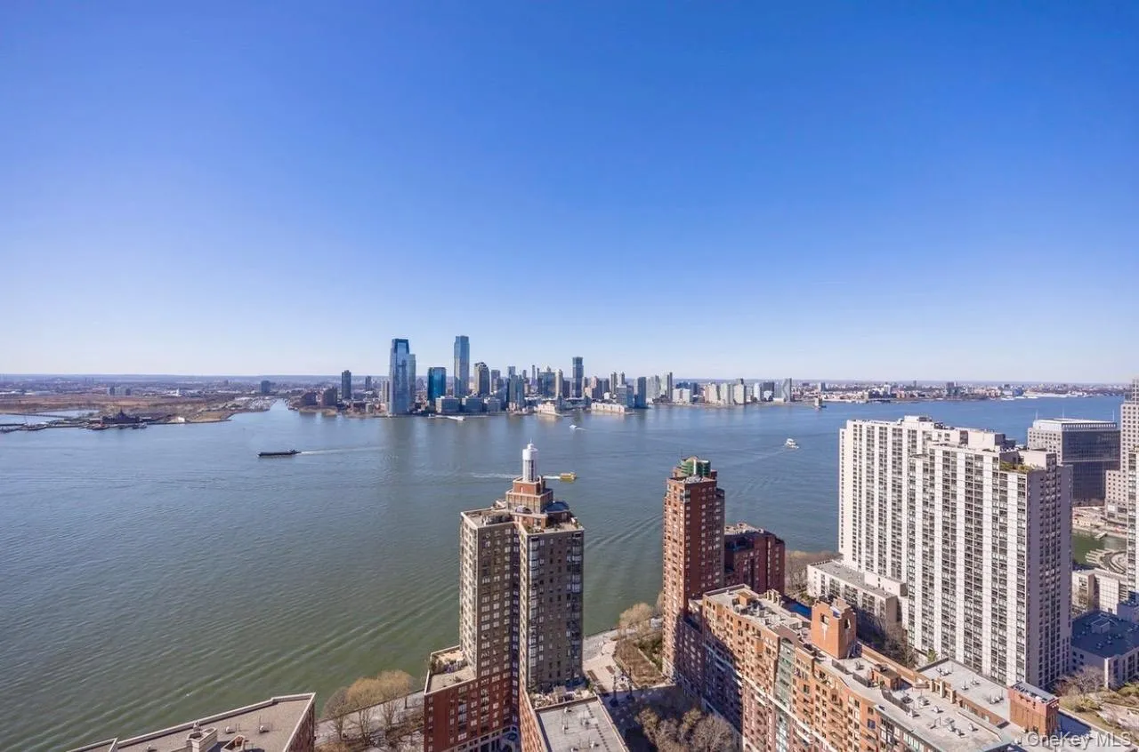 200 Rector Place, New York, NY, 2 Bedrooms Bedrooms, 6 Rooms Rooms,2 BathroomsBathrooms,Residential,For Rent,Rector,0,1004368 200 Rector Place, New York, NY, 2 Bedrooms Bedrooms, 6 Rooms Rooms,2 BathroomsBathrooms,Residential,For Rent,Rector,0,1004368