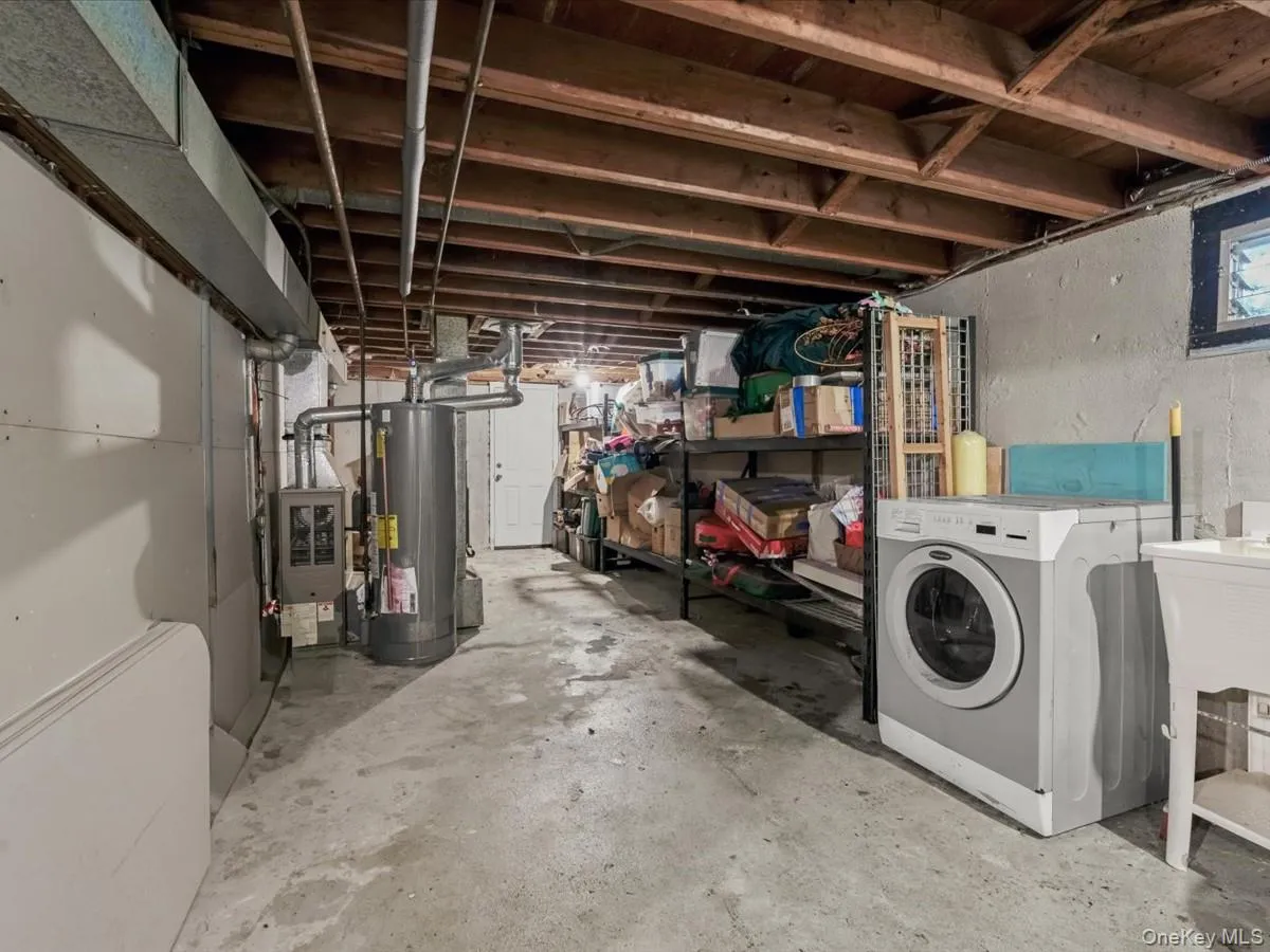 52 Larry Road, Brookhaven, NY, 3 Bedrooms Bedrooms, 5 Rooms Rooms,1 BathroomBathrooms,Residential,For Rent,Larry,0,1004371 52 Larry Road, Brookhaven, NY, 3 Bedrooms Bedrooms, 5 Rooms Rooms,1 BathroomBathrooms,Residential,For Rent,Larry,0,1004371