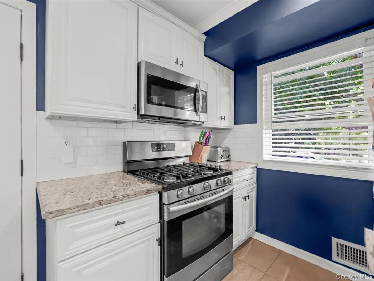 52 Larry Road, Brookhaven, NY, 3 Bedrooms Bedrooms, 5 Rooms Rooms,1 BathroomBathrooms,Residential,For Rent,Larry,0,1004371 52 Larry Road, Brookhaven, NY, 3 Bedrooms Bedrooms, 5 Rooms Rooms,1 BathroomBathrooms,Residential,For Rent,Larry,0,1004371