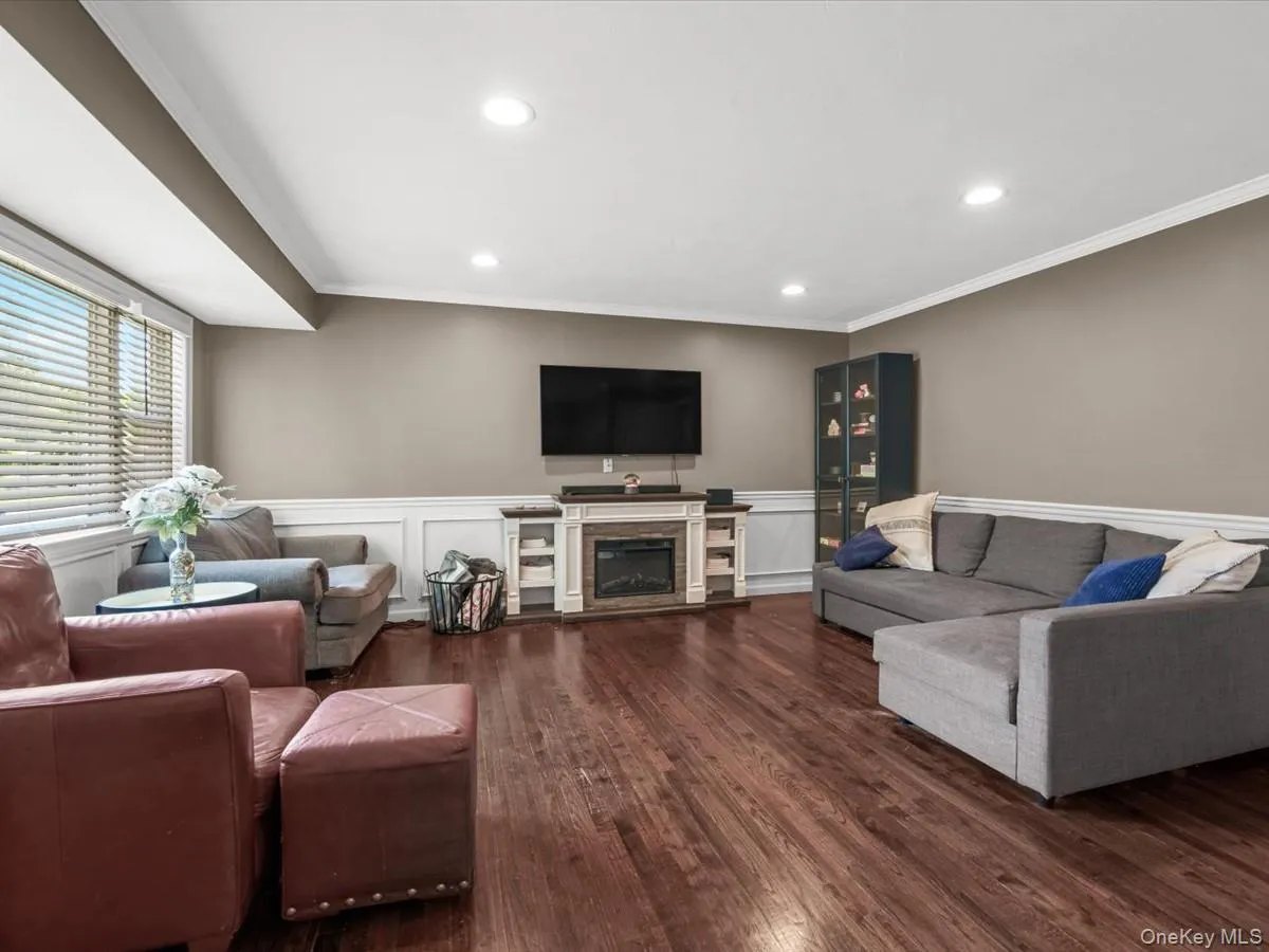 52 Larry Road, Brookhaven, NY, 3 Bedrooms Bedrooms, 5 Rooms Rooms,1 BathroomBathrooms,Residential,For Rent,Larry,0,1004371 52 Larry Road, Brookhaven, NY, 3 Bedrooms Bedrooms, 5 Rooms Rooms,1 BathroomBathrooms,Residential,For Rent,Larry,0,1004371