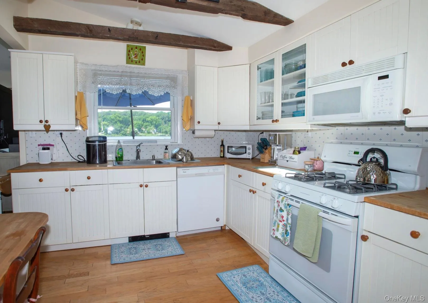 35 Prospect Road, Huntington, NY, 1 Bedroom Bedrooms, 4 Rooms Rooms,2 BathroomsBathrooms,Residential Lease,For Rent,Prospect,0,1004377 35 Prospect Road, Huntington, NY, 1 Bedroom Bedrooms, 4 Rooms Rooms,2 BathroomsBathrooms,Residential Lease,For Rent,Prospect,0,1004377