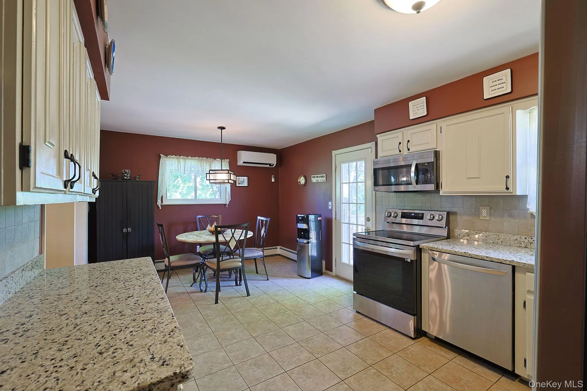 Stunning kitchen with easy access to the spacious deck. Stunning kitchen with easy access to the spacious deck.