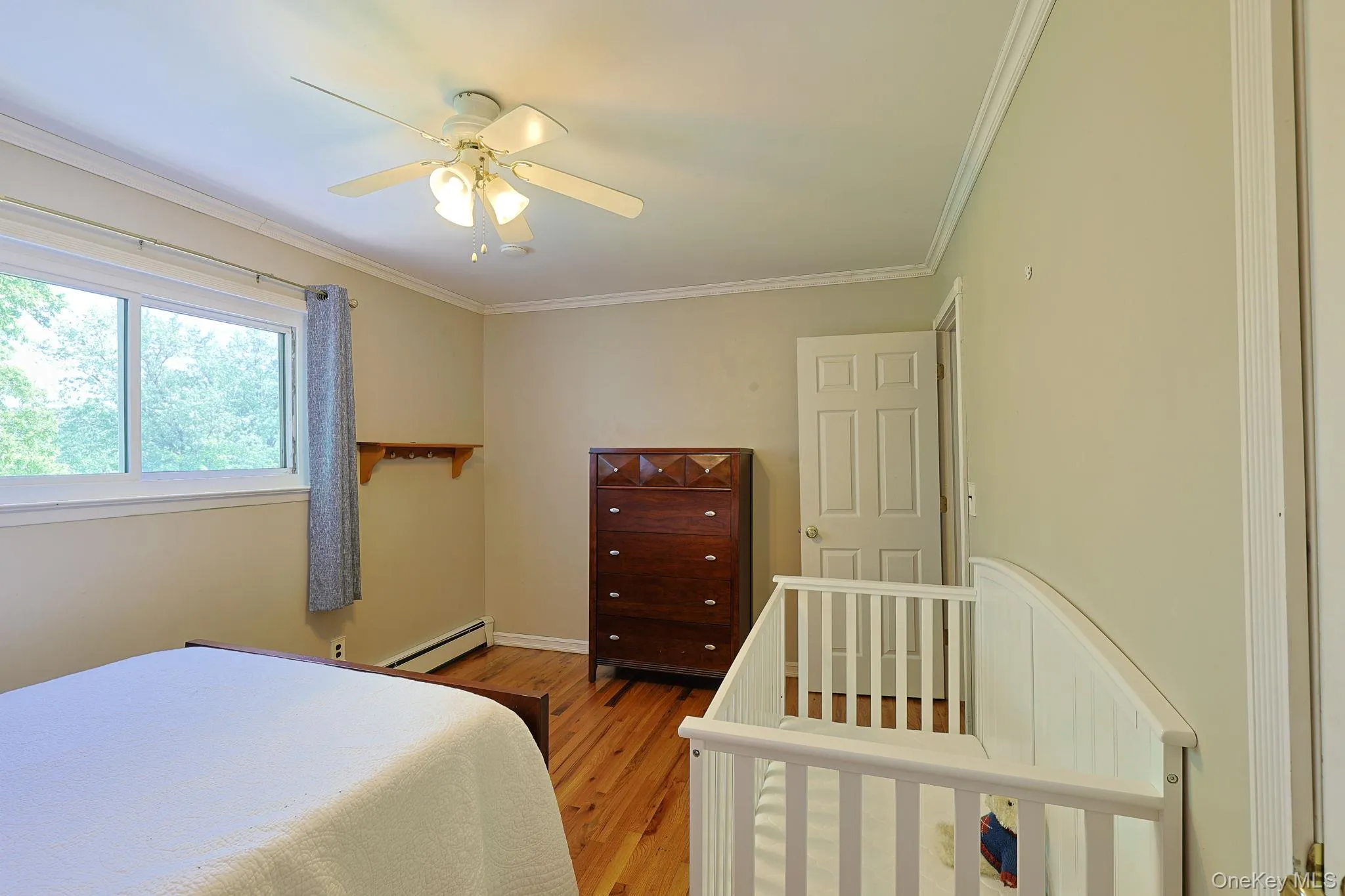 Ample size bedrooms. Ample size bedrooms.