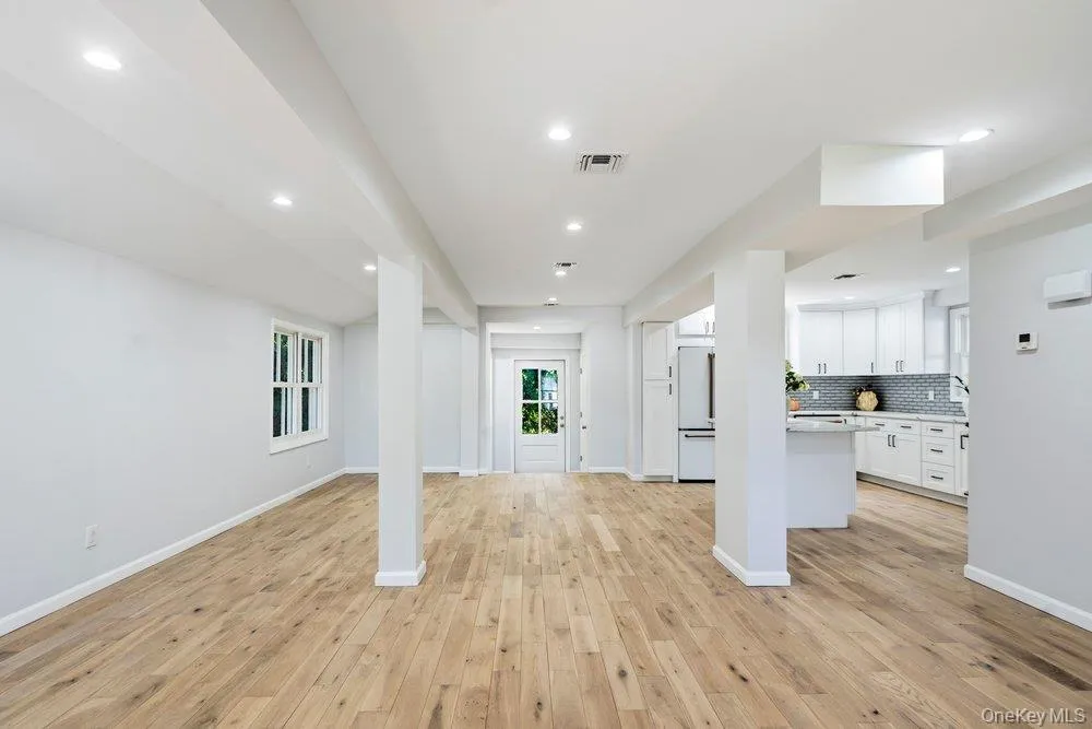 17 Tatterson Street, North Hempstead, NY, 2 Bedrooms Bedrooms, 7 Rooms Rooms,3 BathroomsBathrooms,Residential,For Rent,Tatterson,0,1004381 17 Tatterson Street, North Hempstead, NY, 2 Bedrooms Bedrooms, 7 Rooms Rooms,3 BathroomsBathrooms,Residential,For Rent,Tatterson,0,1004381