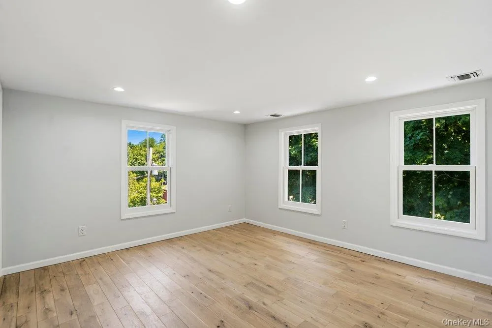 17 Tatterson Street, North Hempstead, NY, 2 Bedrooms Bedrooms, 7 Rooms Rooms,3 BathroomsBathrooms,Residential,For Rent,Tatterson,0,1004381 17 Tatterson Street, North Hempstead, NY, 2 Bedrooms Bedrooms, 7 Rooms Rooms,3 BathroomsBathrooms,Residential,For Rent,Tatterson,0,1004381