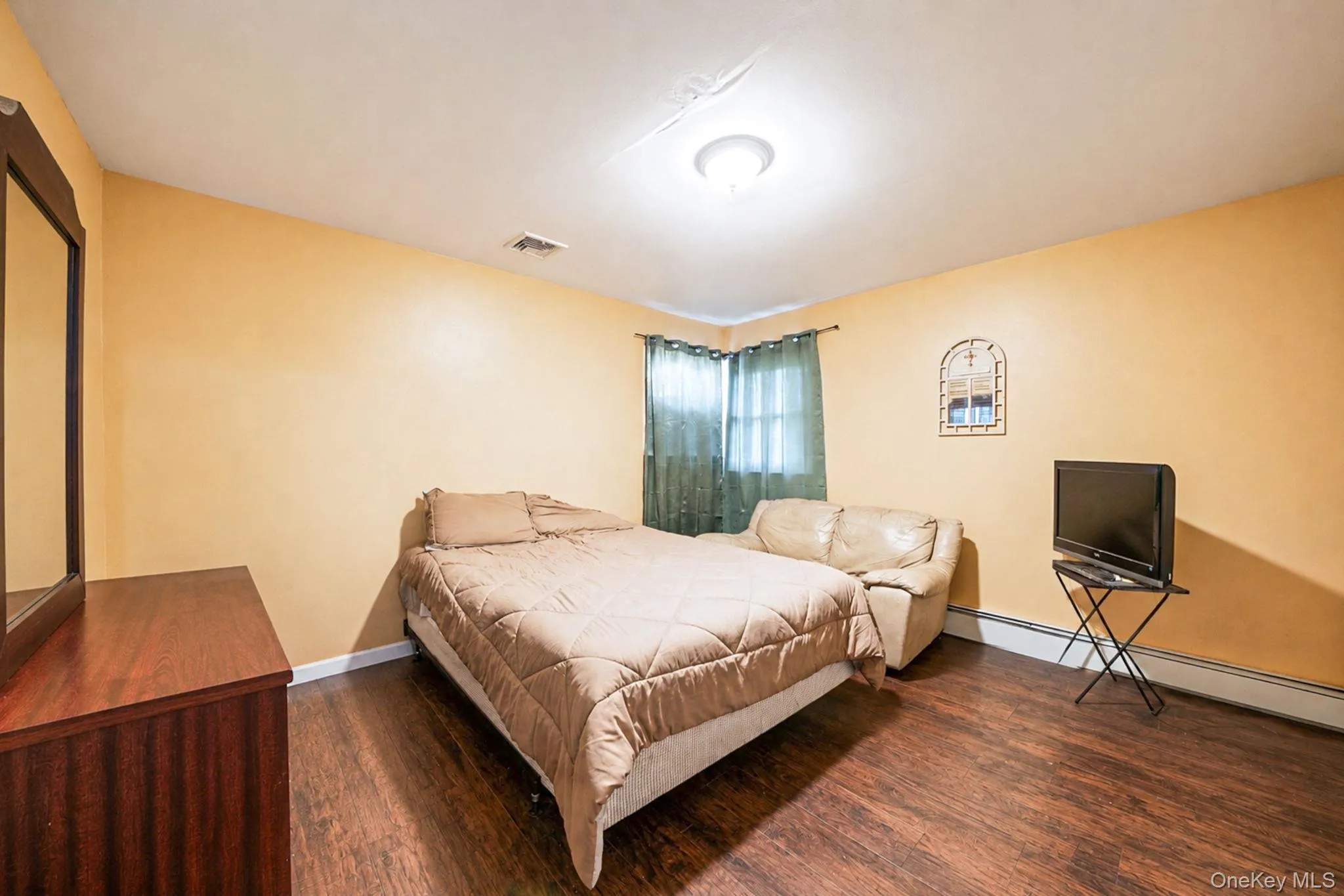 36 Naples Avenue, Islip, NY, 4 Bedrooms Bedrooms, 6 Rooms Rooms,1 BathroomBathrooms,Residential,For Rent,Naples,0,1004386 36 Naples Avenue, Islip, NY, 4 Bedrooms Bedrooms, 6 Rooms Rooms,1 BathroomBathrooms,Residential,For Rent,Naples,0,1004386
