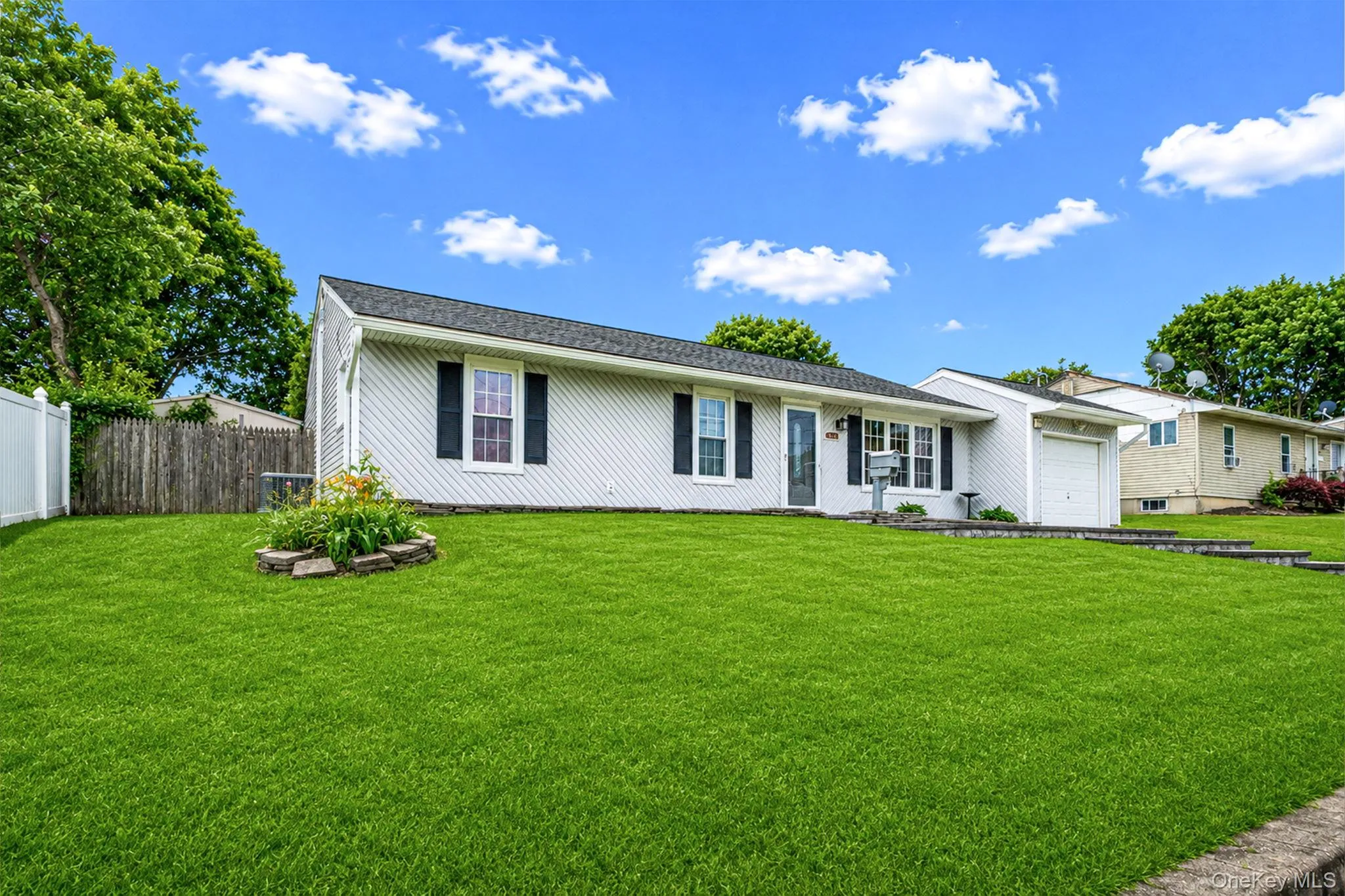 36 Naples Avenue, Islip, NY, 4 Bedrooms Bedrooms, 6 Rooms Rooms,1 BathroomBathrooms,Residential,For Rent,Naples,0,1004386 36 Naples Avenue, Islip, NY, 4 Bedrooms Bedrooms, 6 Rooms Rooms,1 BathroomBathrooms,Residential,For Rent,Naples,0,1004386