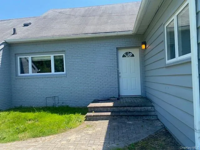 27 Martin Court, North Hempstead, NY, 3 Bedrooms Bedrooms, 7 Rooms Rooms,3 BathroomsBathrooms,Residential Lease,For Rent,Martin,0,1004387 27 Martin Court, North Hempstead, NY, 3 Bedrooms Bedrooms, 7 Rooms Rooms,3 BathroomsBathrooms,Residential Lease,For Rent,Martin,0,1004387