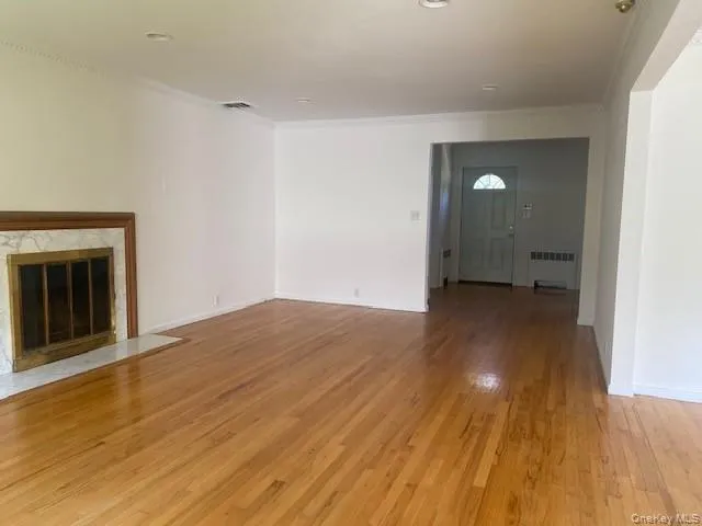 27 Martin Court, North Hempstead, NY, 3 Bedrooms Bedrooms, 7 Rooms Rooms,3 BathroomsBathrooms,Residential Lease,For Rent,Martin,0,1004387 27 Martin Court, North Hempstead, NY, 3 Bedrooms Bedrooms, 7 Rooms Rooms,3 BathroomsBathrooms,Residential Lease,For Rent,Martin,0,1004387